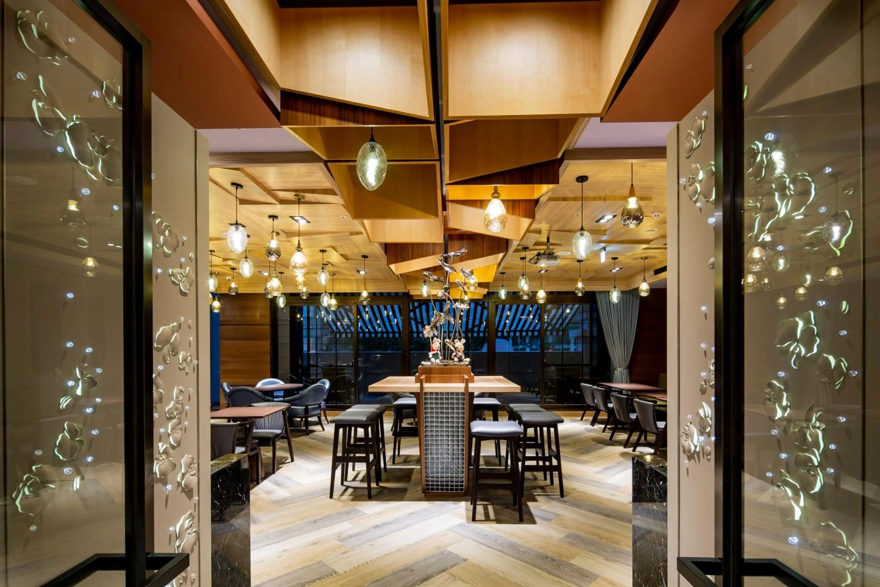 Restaurant/places to eat in Just Palace Hotel