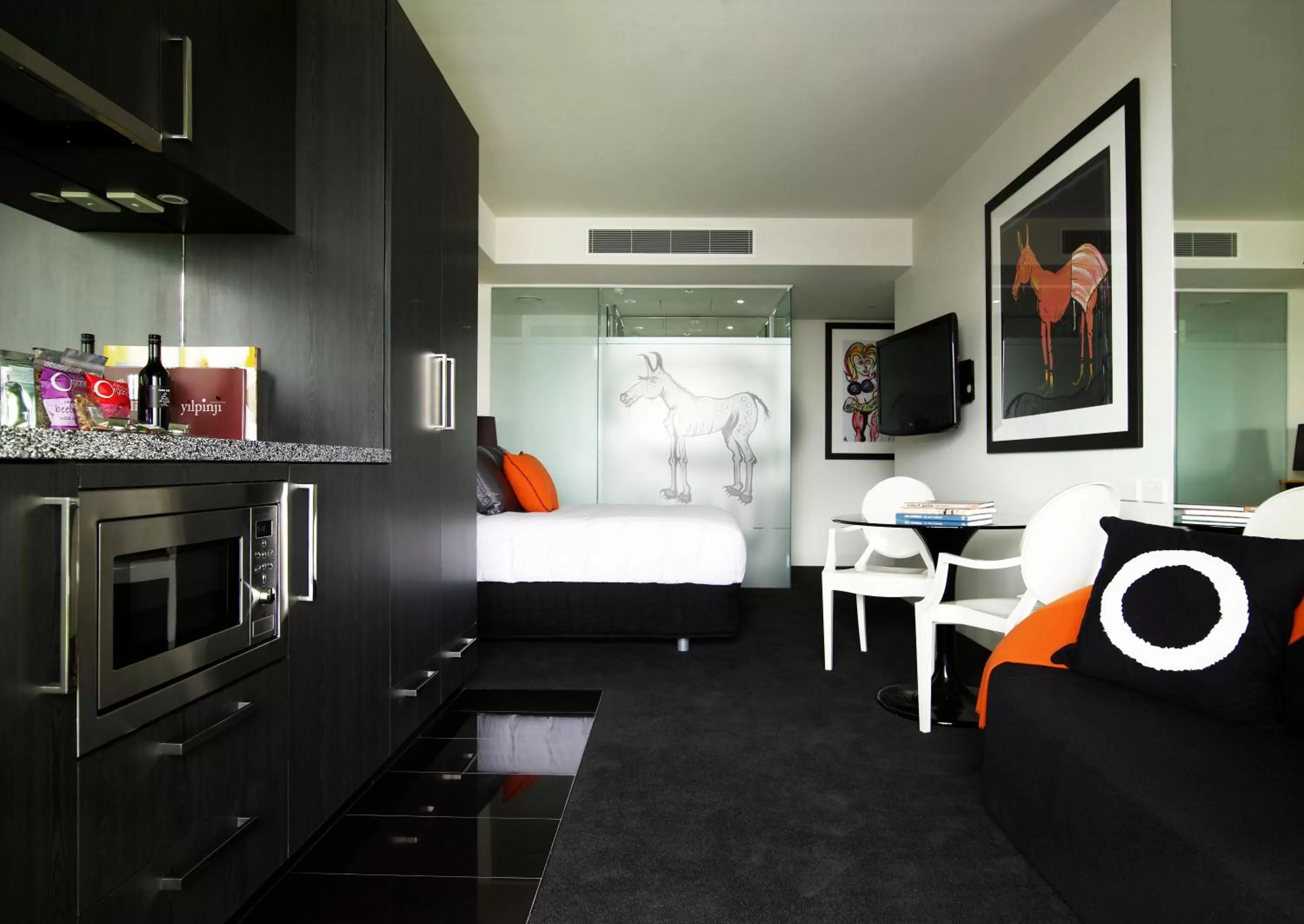 Photo of the whole room, Bed in The Cullen Melbourne - Art Series