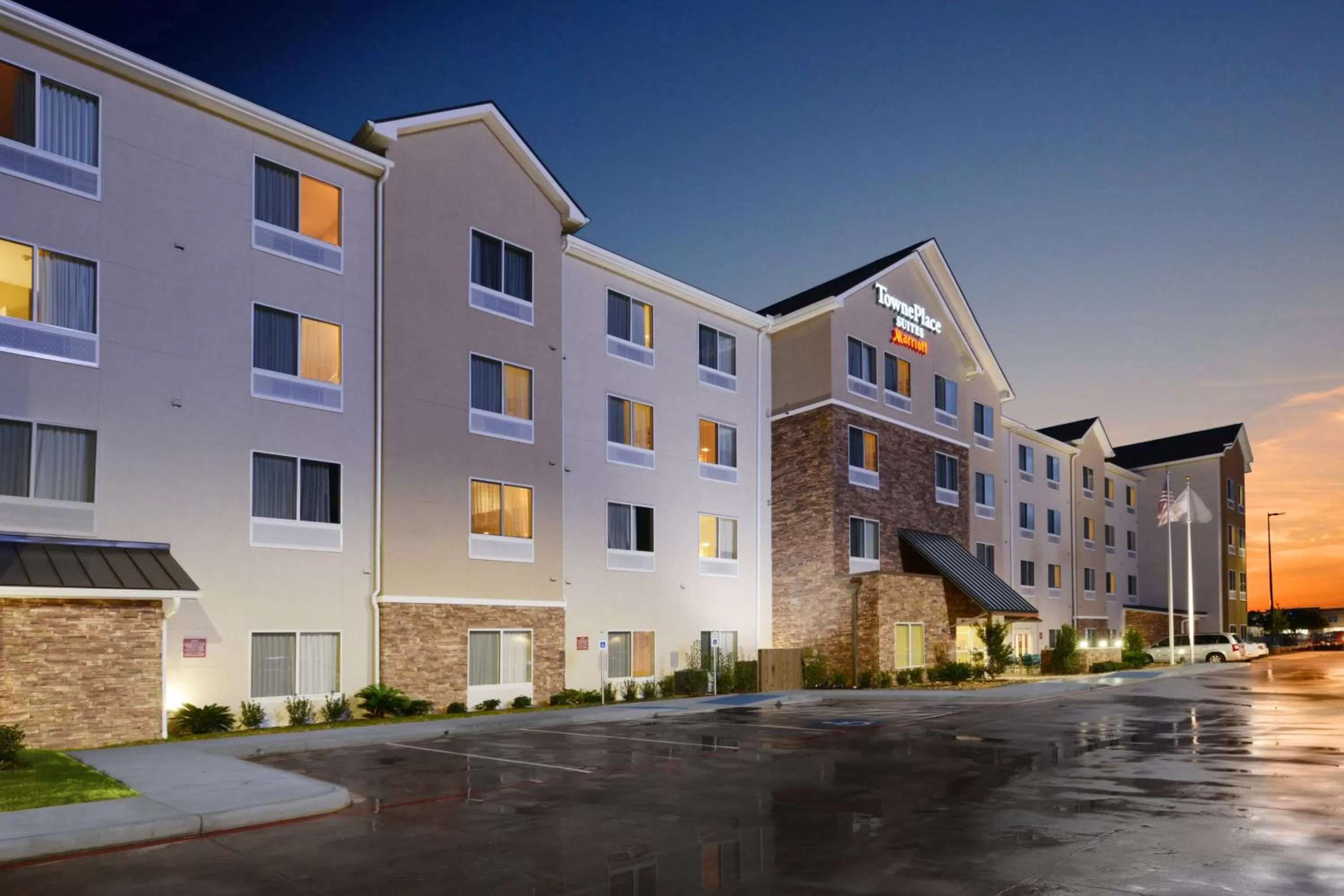 Property building in TownePlace Suites by Marriott Houston Galleria Area