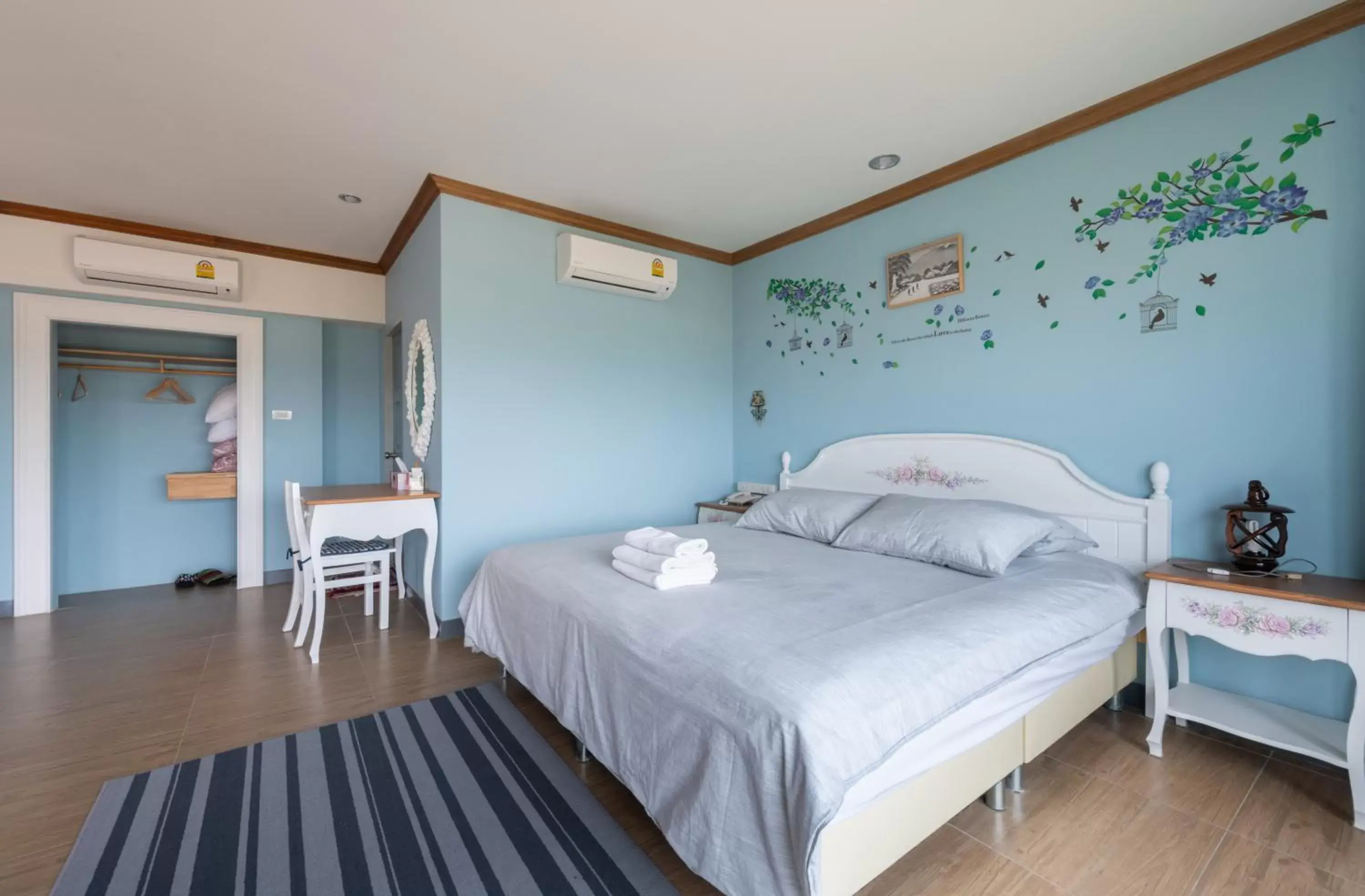 Suite in The Lilly Hotel Suite in The Lilly Hotel