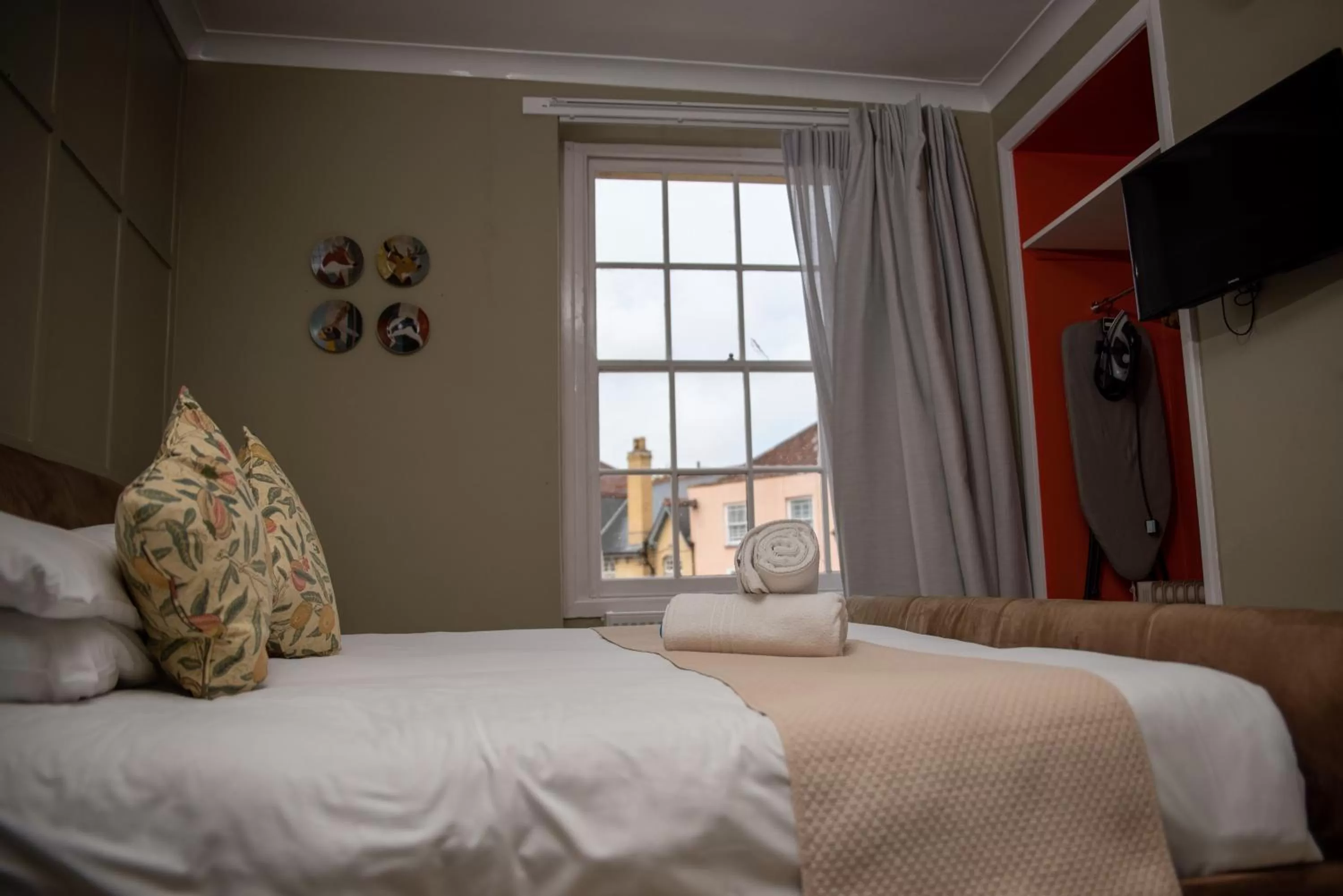 Bedroom, Bed in The Oak House Hotel