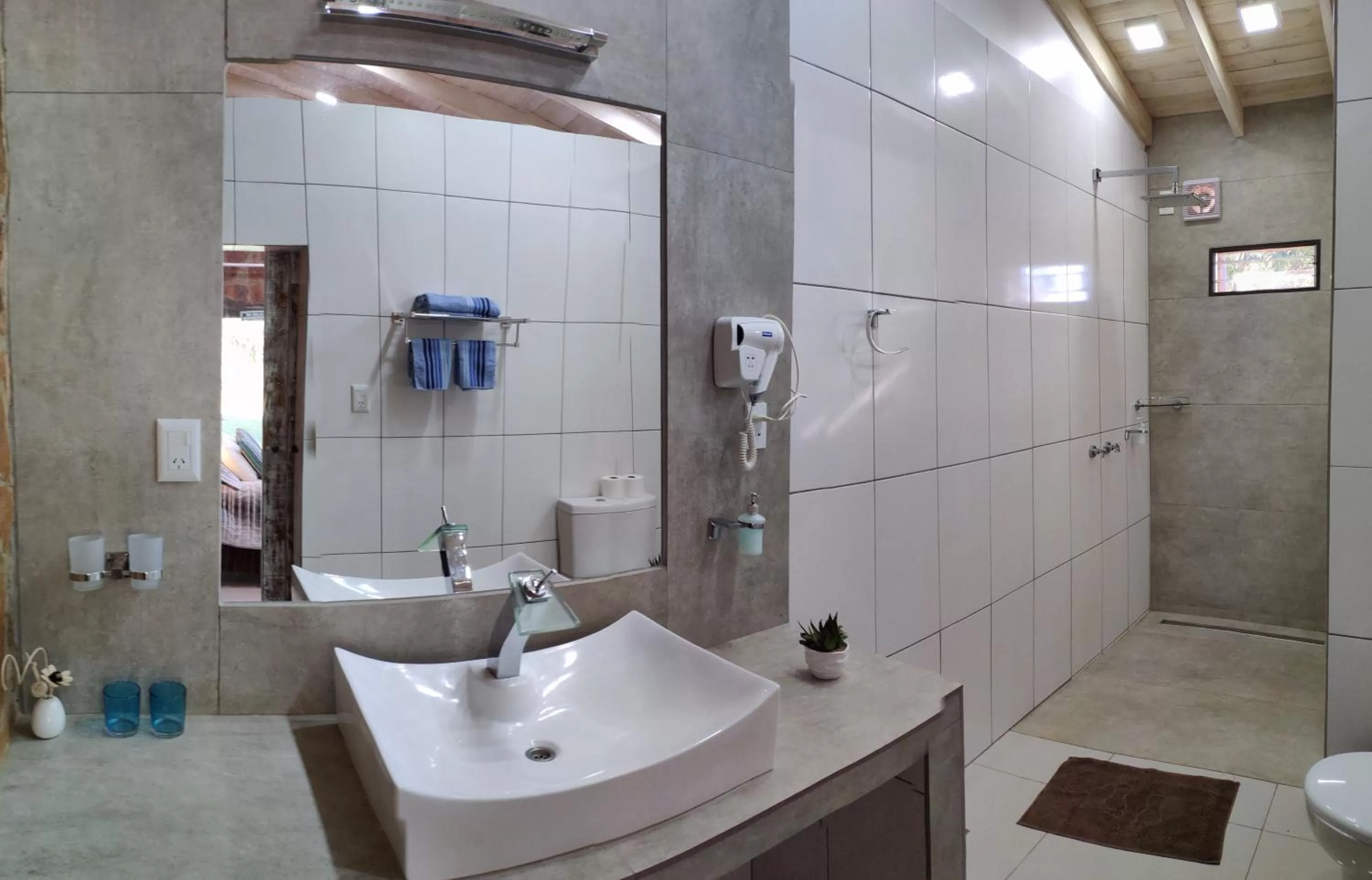 Shower in Posada 21 Oranges