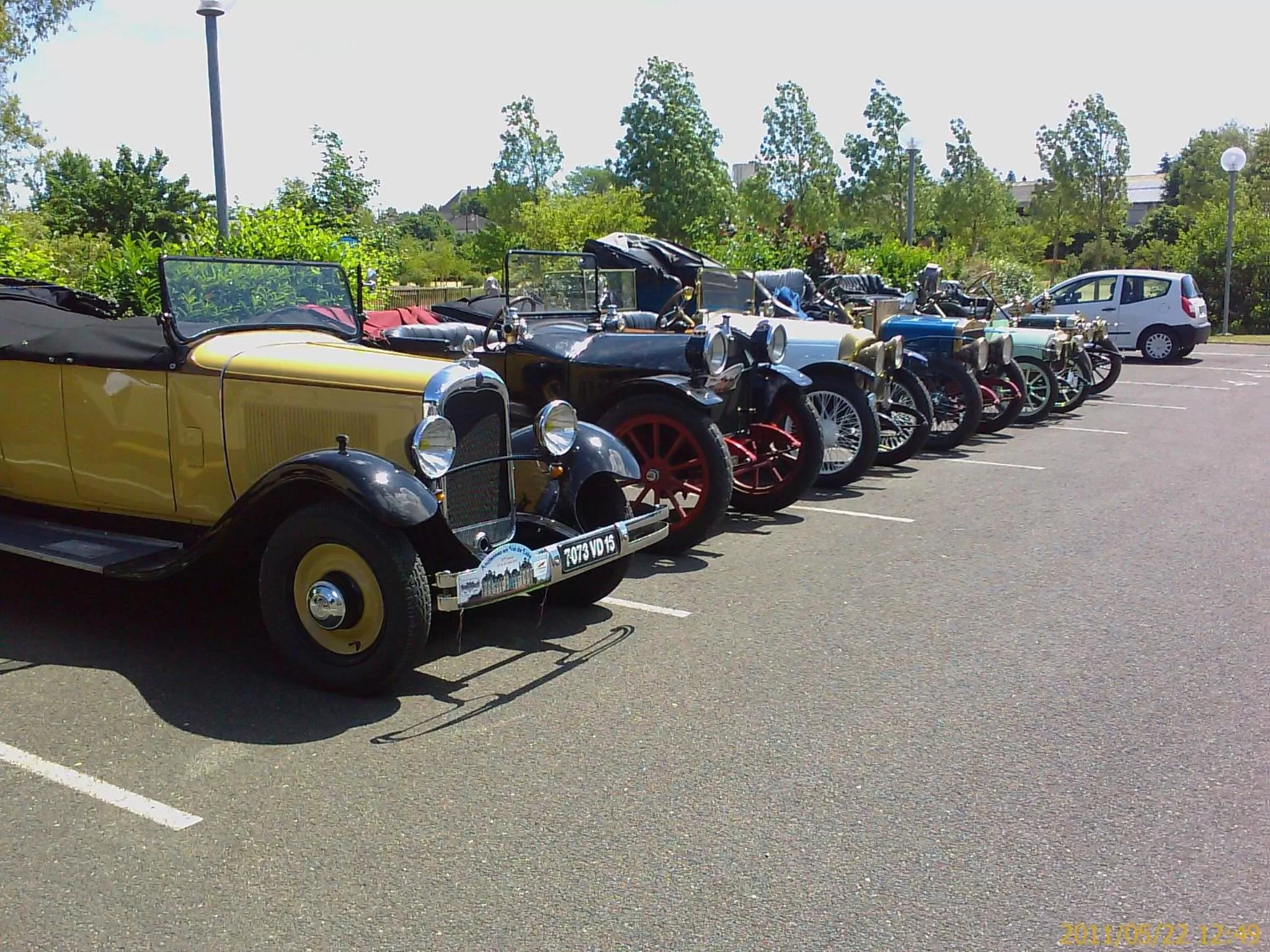 People in Cit'Hotel LA PYRAMIDE