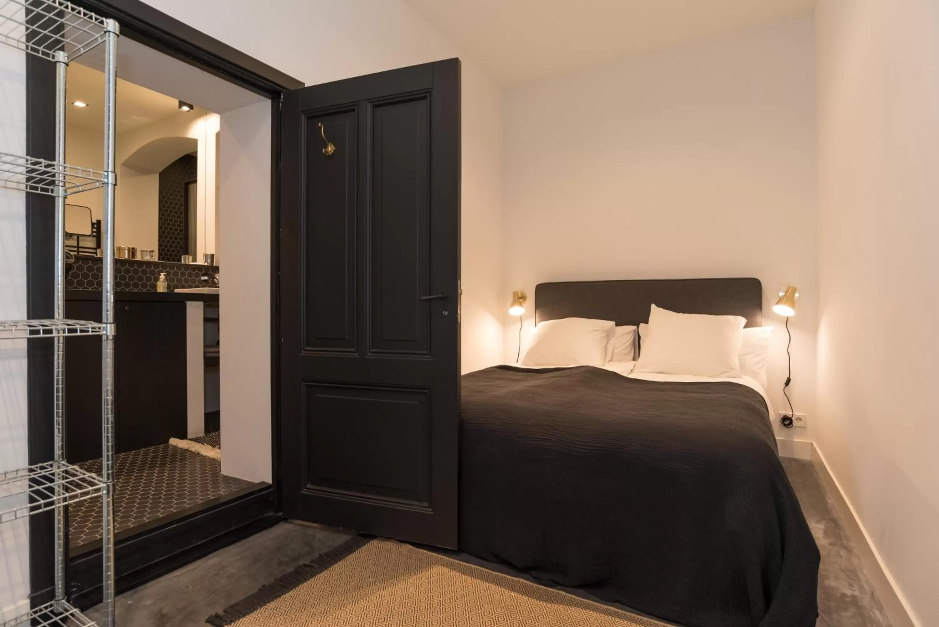 Bathroom, Bed in Amstel Boutique Studio