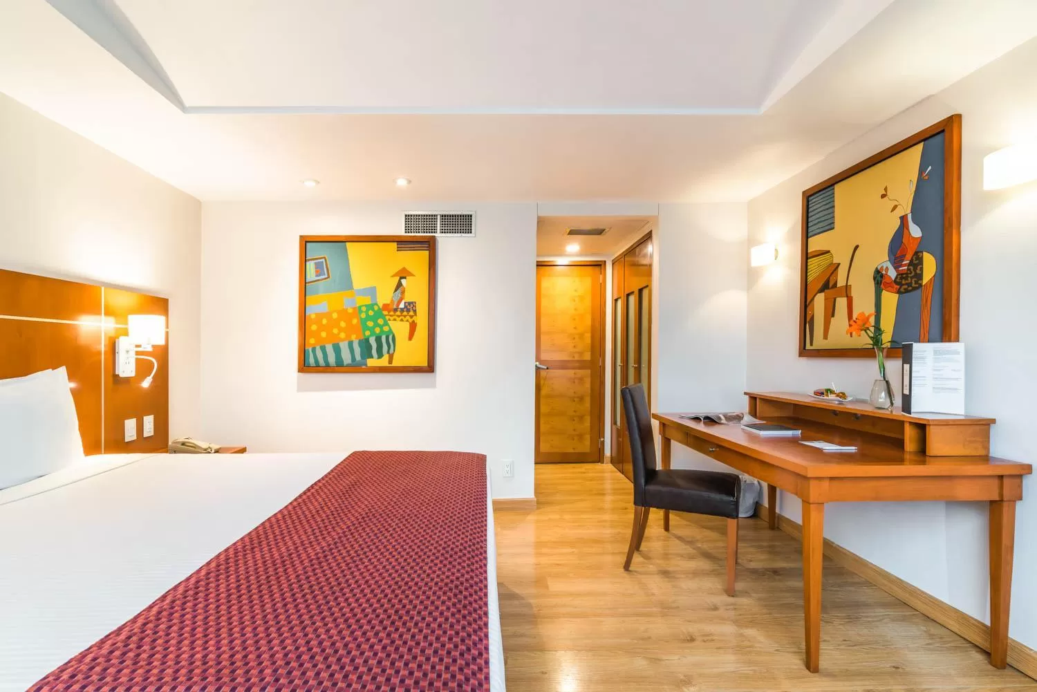 Photo of the whole room, Bed in Eurostars Zona Rosa Suites