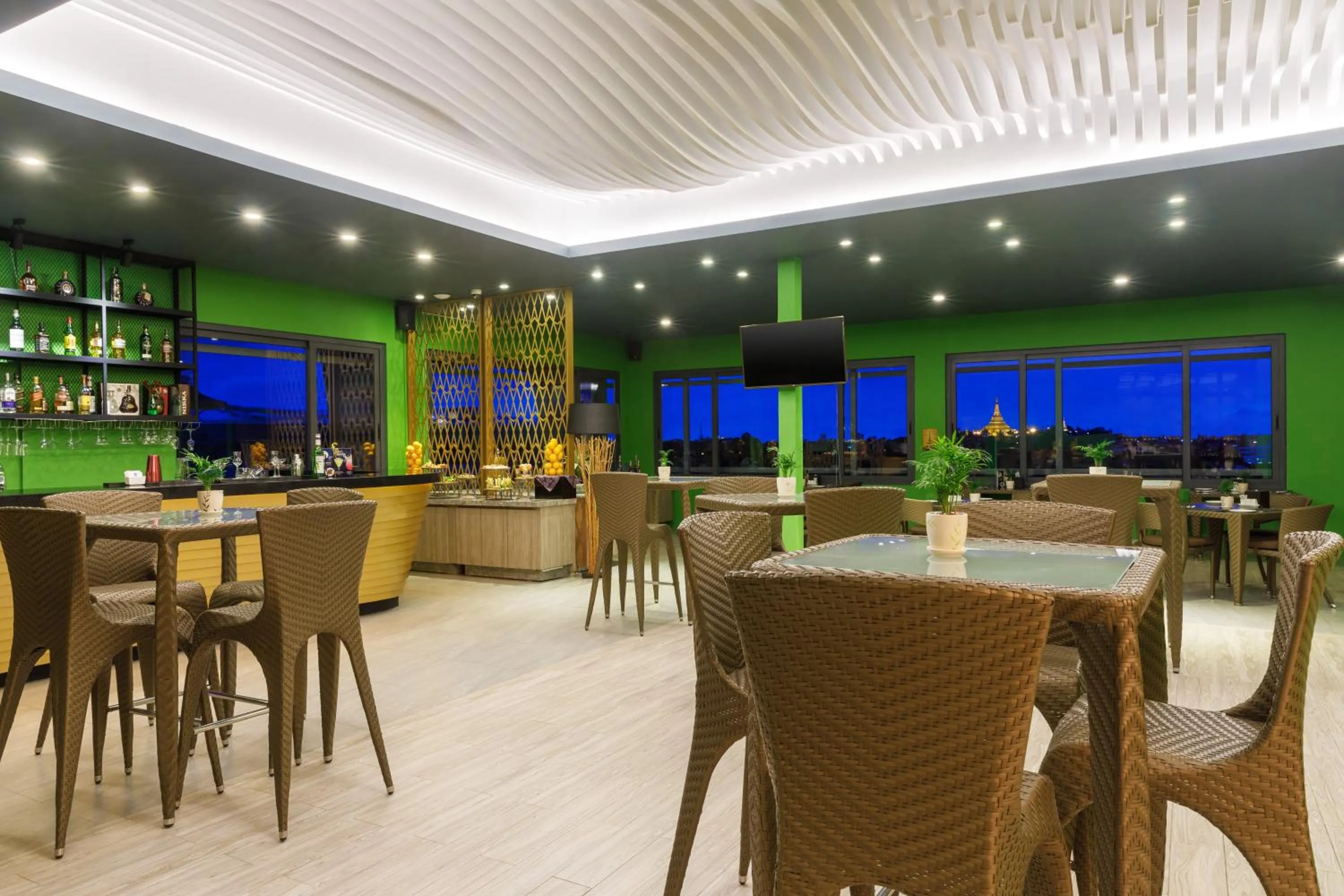 Lounge or bar in Best Western Green Hill Hotel