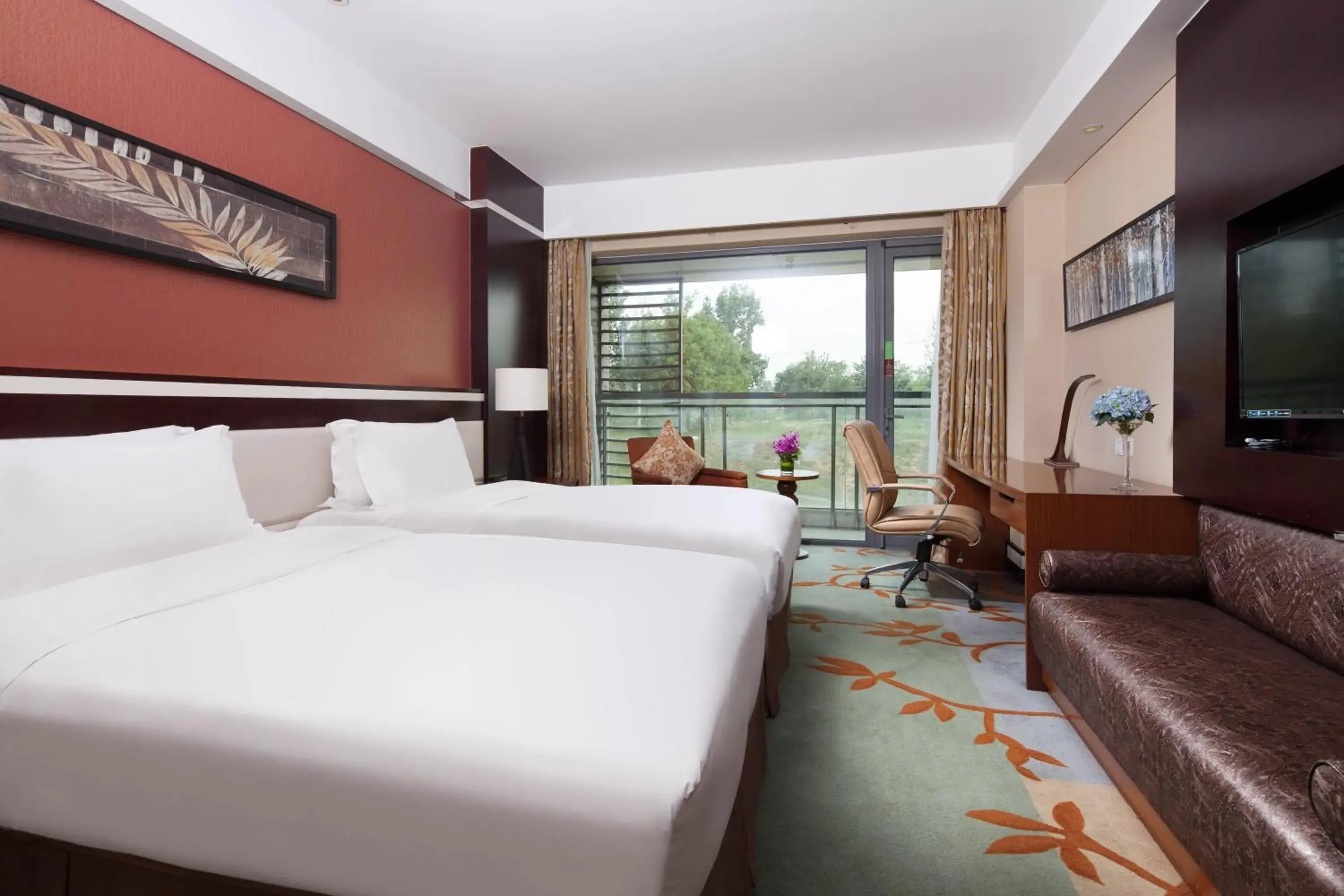 Standard Double Room with Two Double Beds in Holiday Inn Beijing Shijingshan Parkview by IHG Standard Double Room with Two Double Beds in Holiday Inn Beijing Shijingshan Parkview by IHG