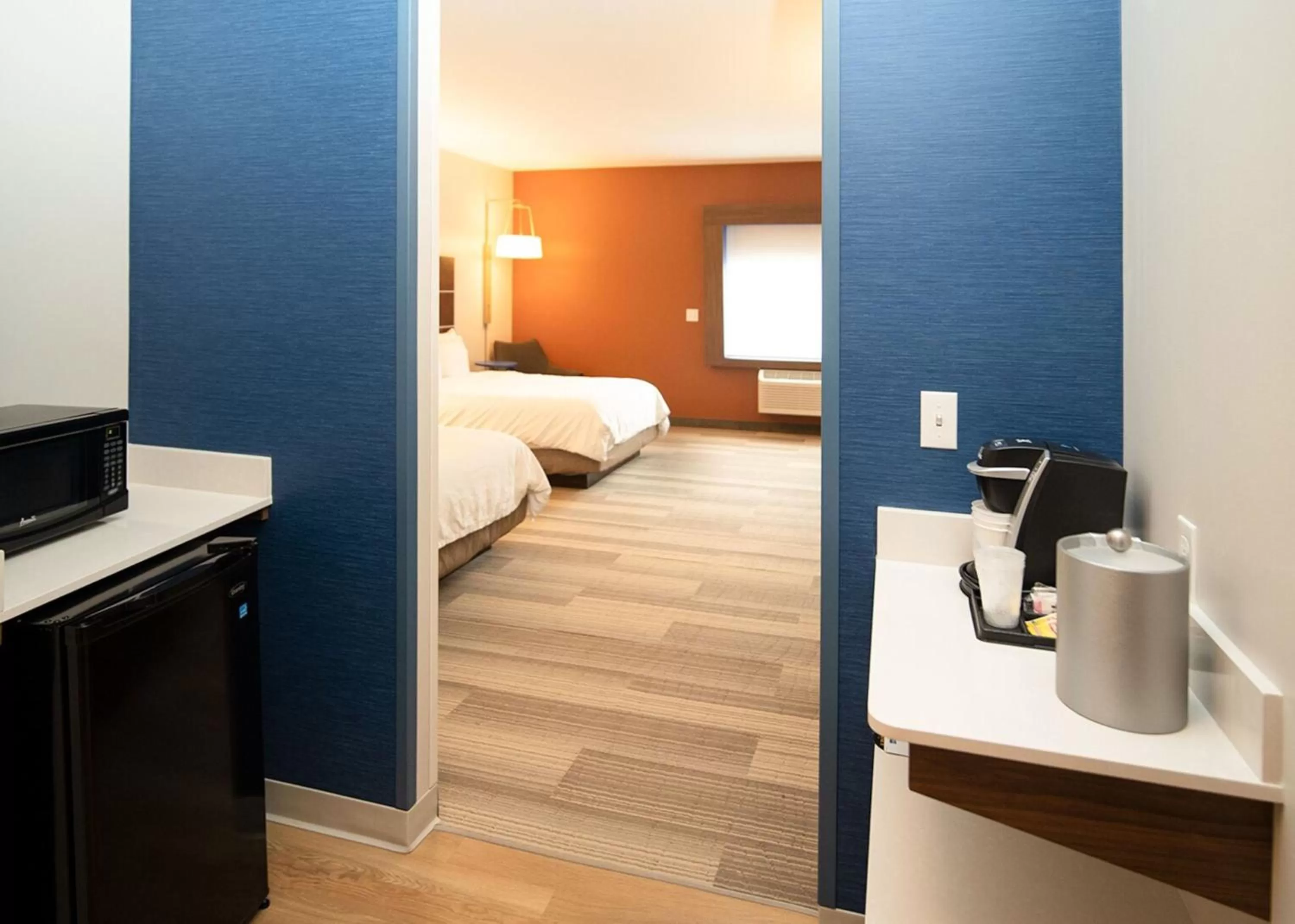 Photo of the whole room, Bed in Holiday Inn Express Houghton-Keweenaw by IHG