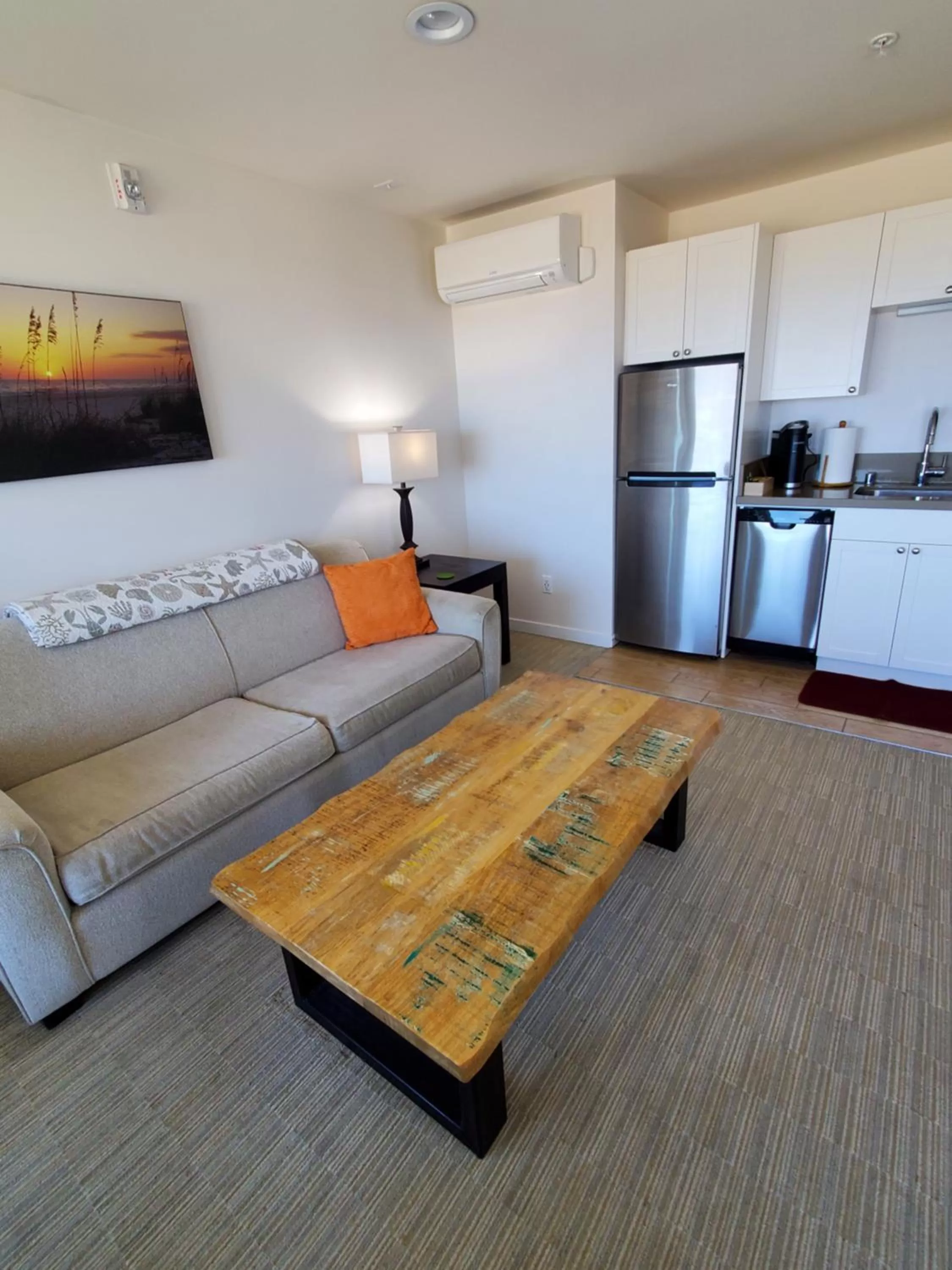 Coffee/tea facilities in Moonstone Beach Motel