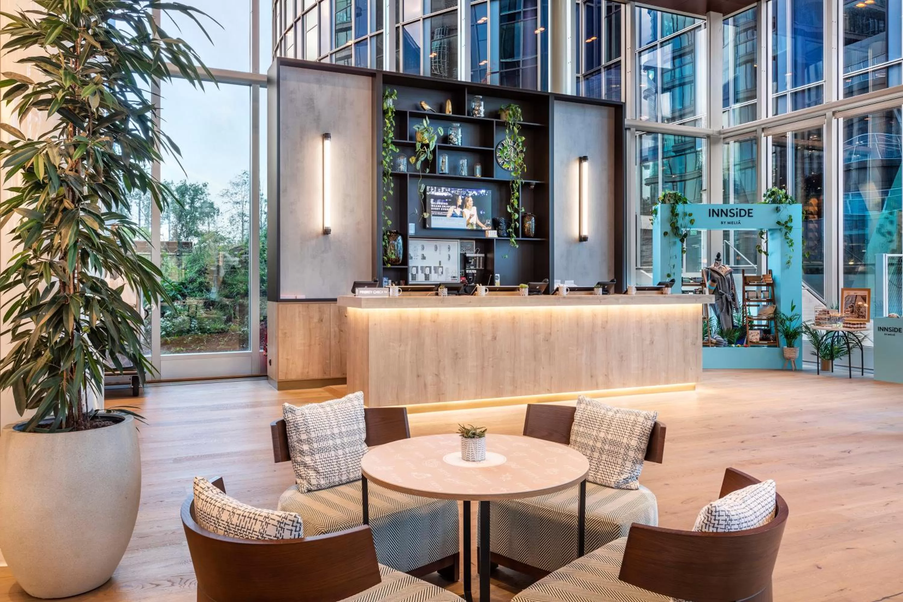 Lobby or reception in INNSiDE by Meliá Amsterdam