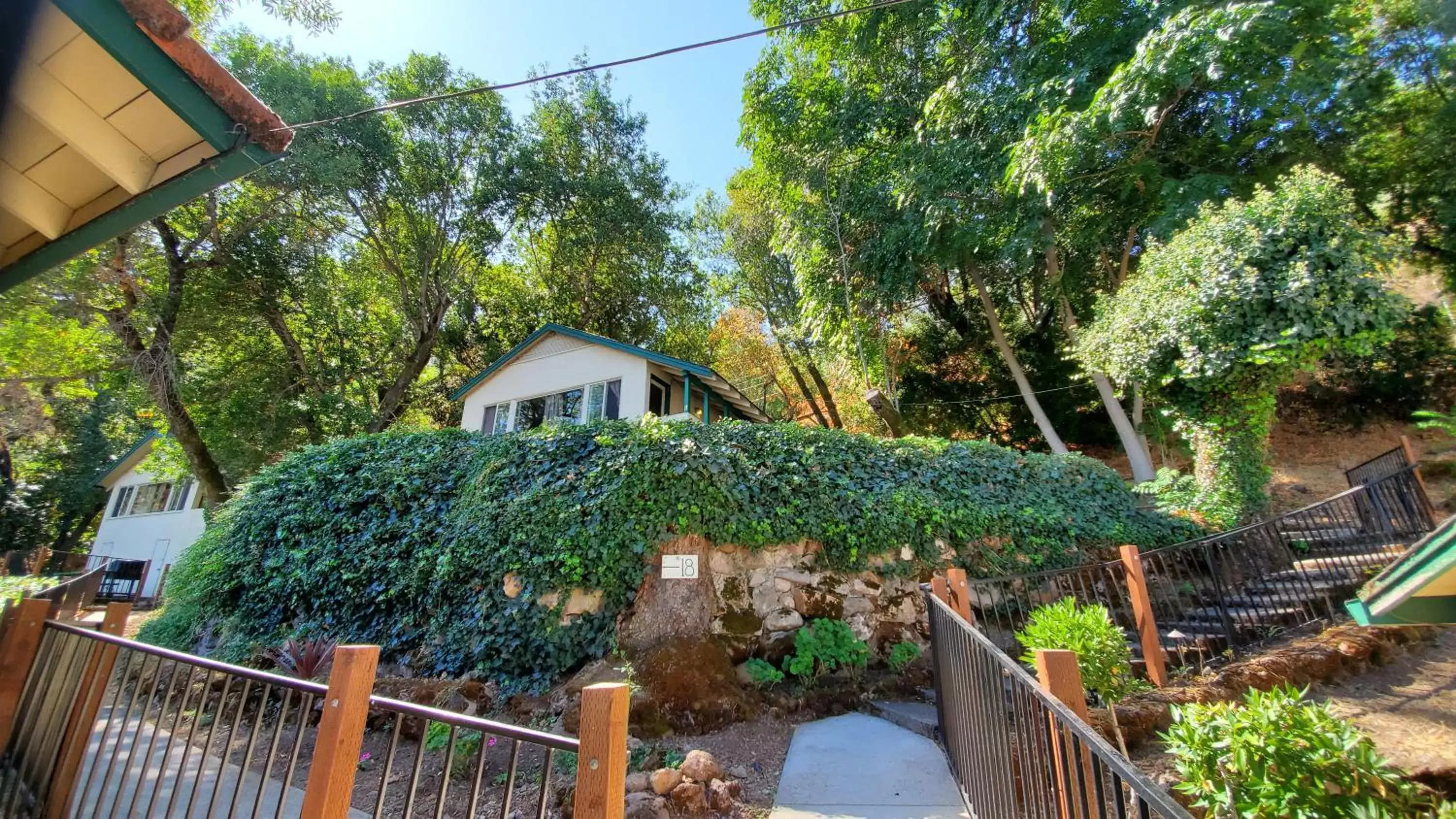 Property Building in Clear Lake Vista Resort Property Building in Clear Lake Vista Resort