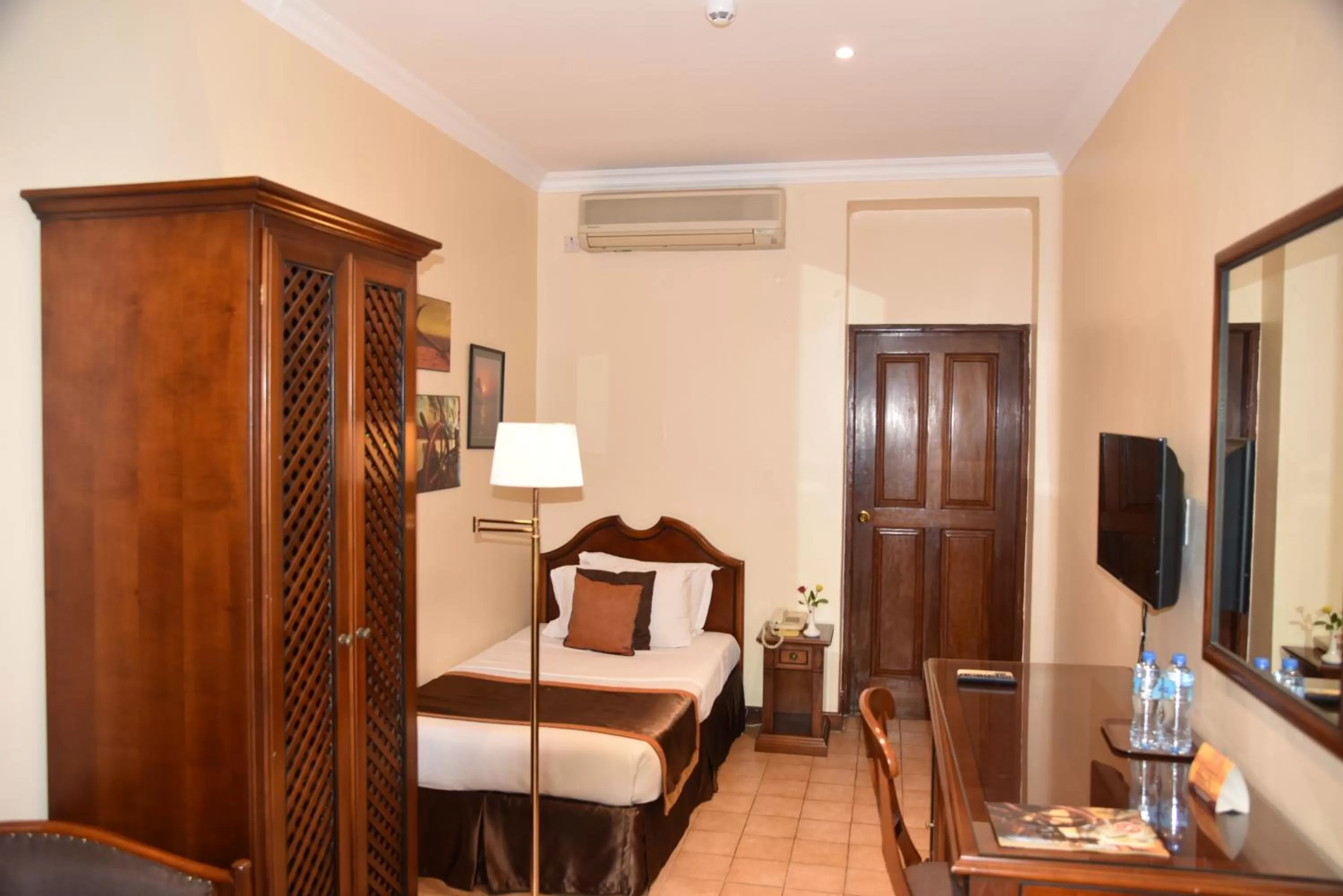 Photo of the whole room in Speke Hotel 1996 Ltd