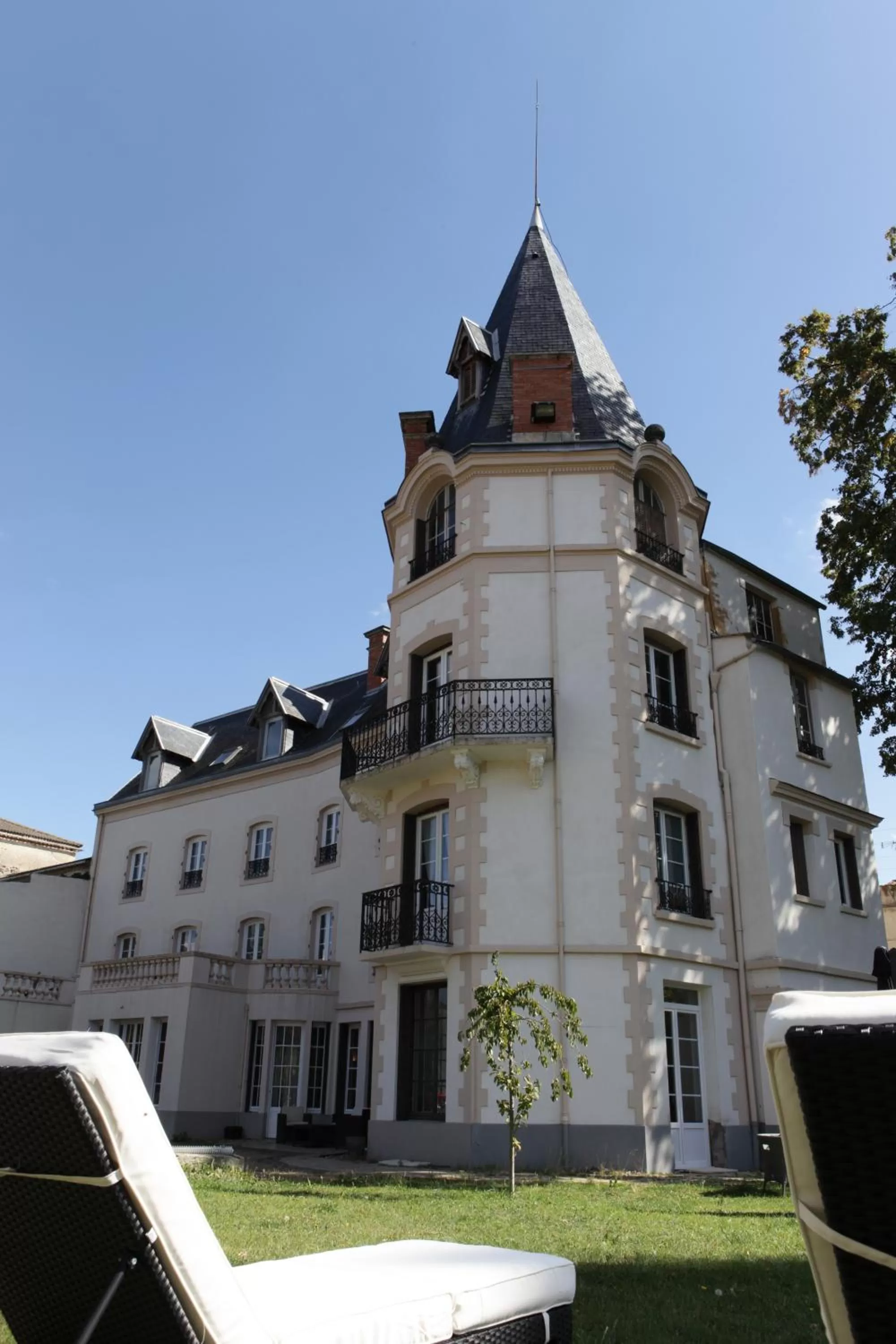 Property building in Château Les 4 Saisons
