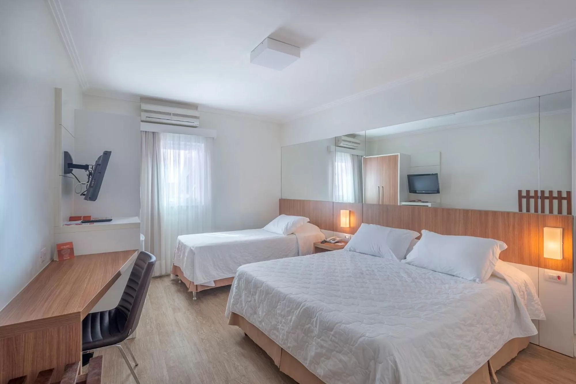 Bed in Hotel Glória