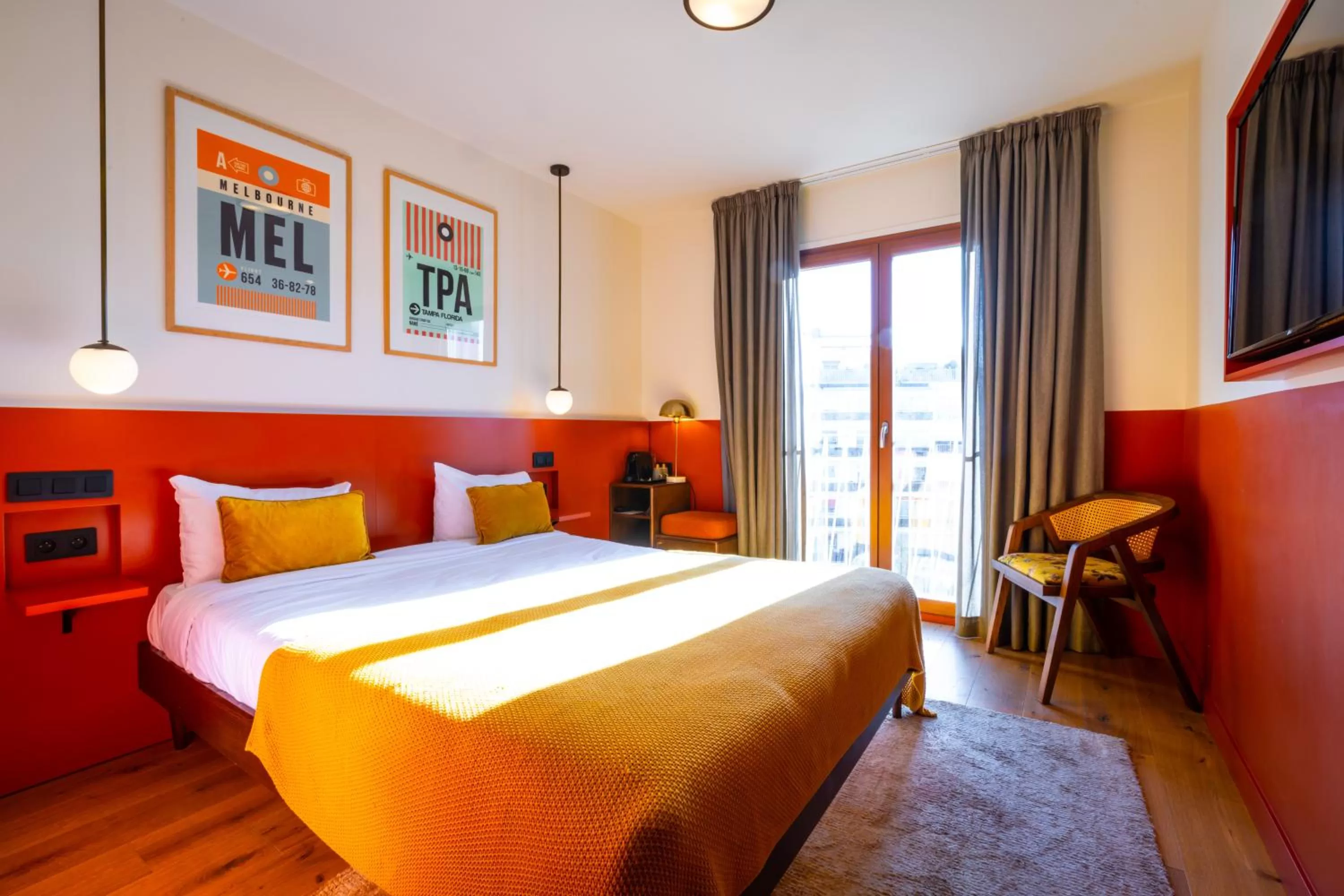 Bed in The People - Paris Nation