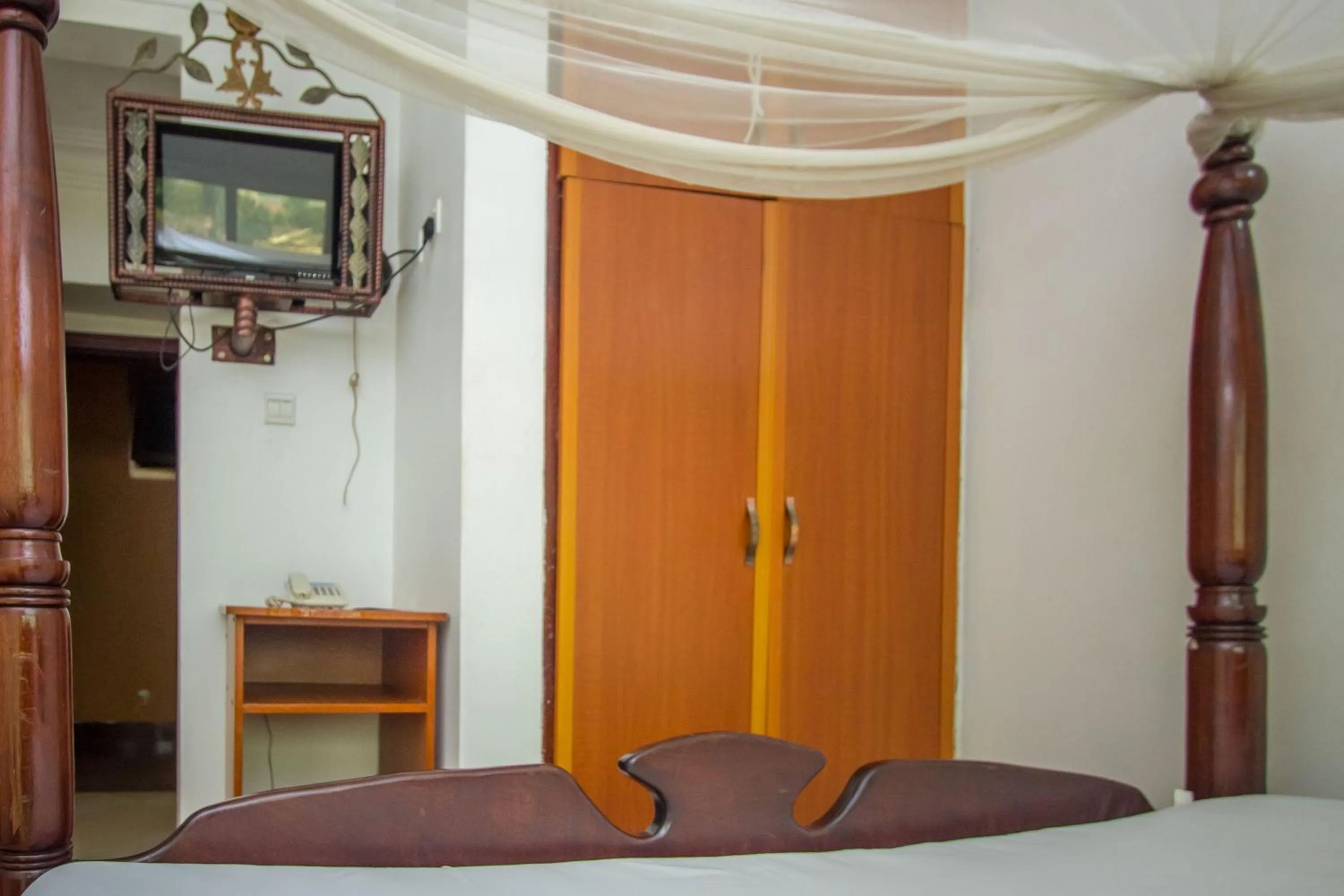 Photo of the whole room in Minister's Village Hotel