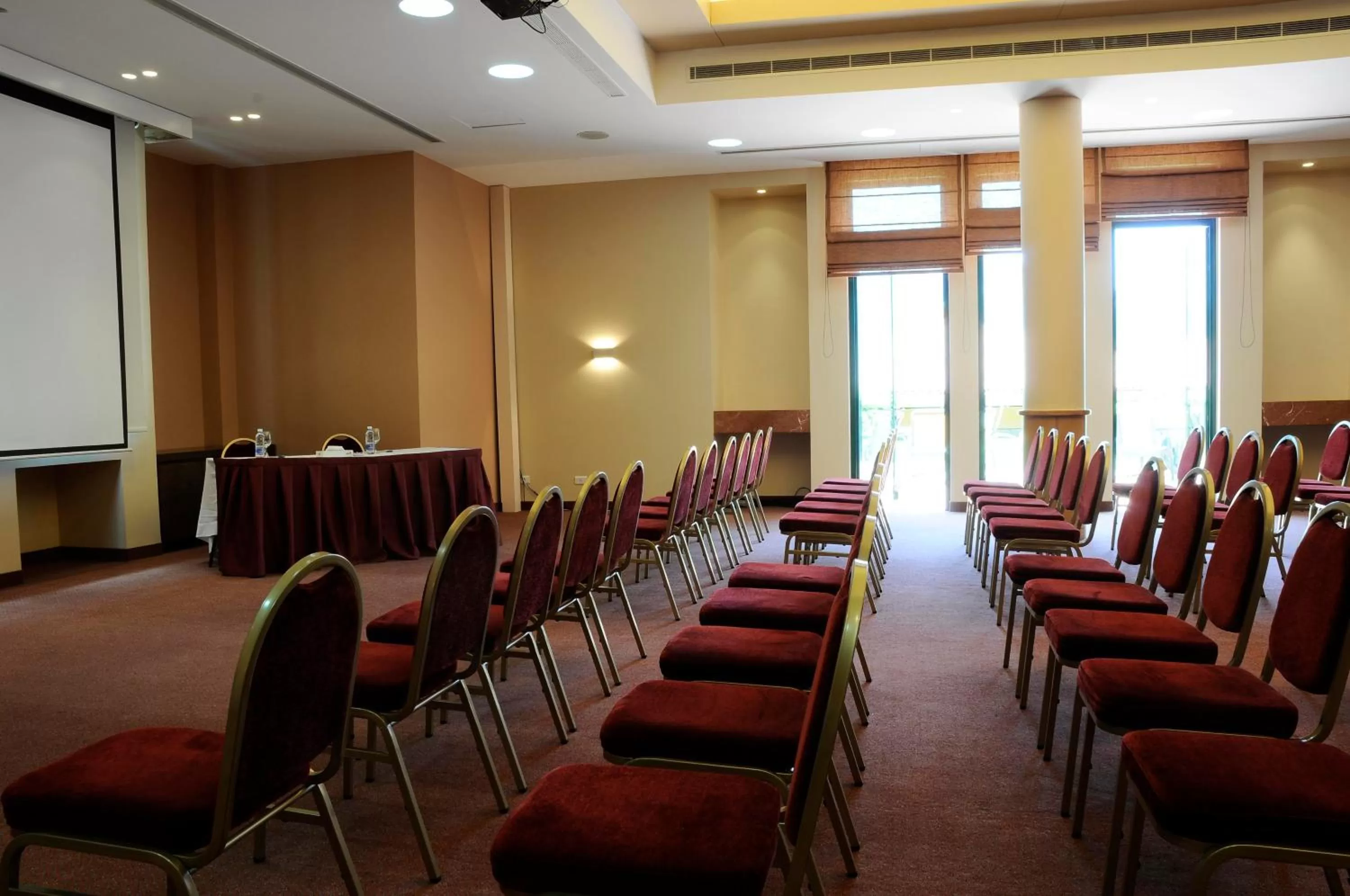 Business facilities in Country Lodge Hotel & Resort Beirut