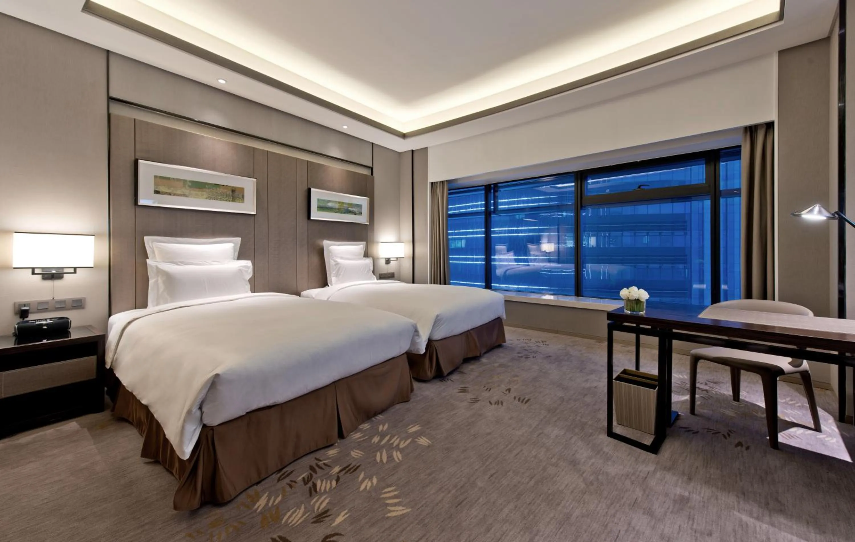 Photo of the whole room, Bed in Pullman Shanghai Xuhui