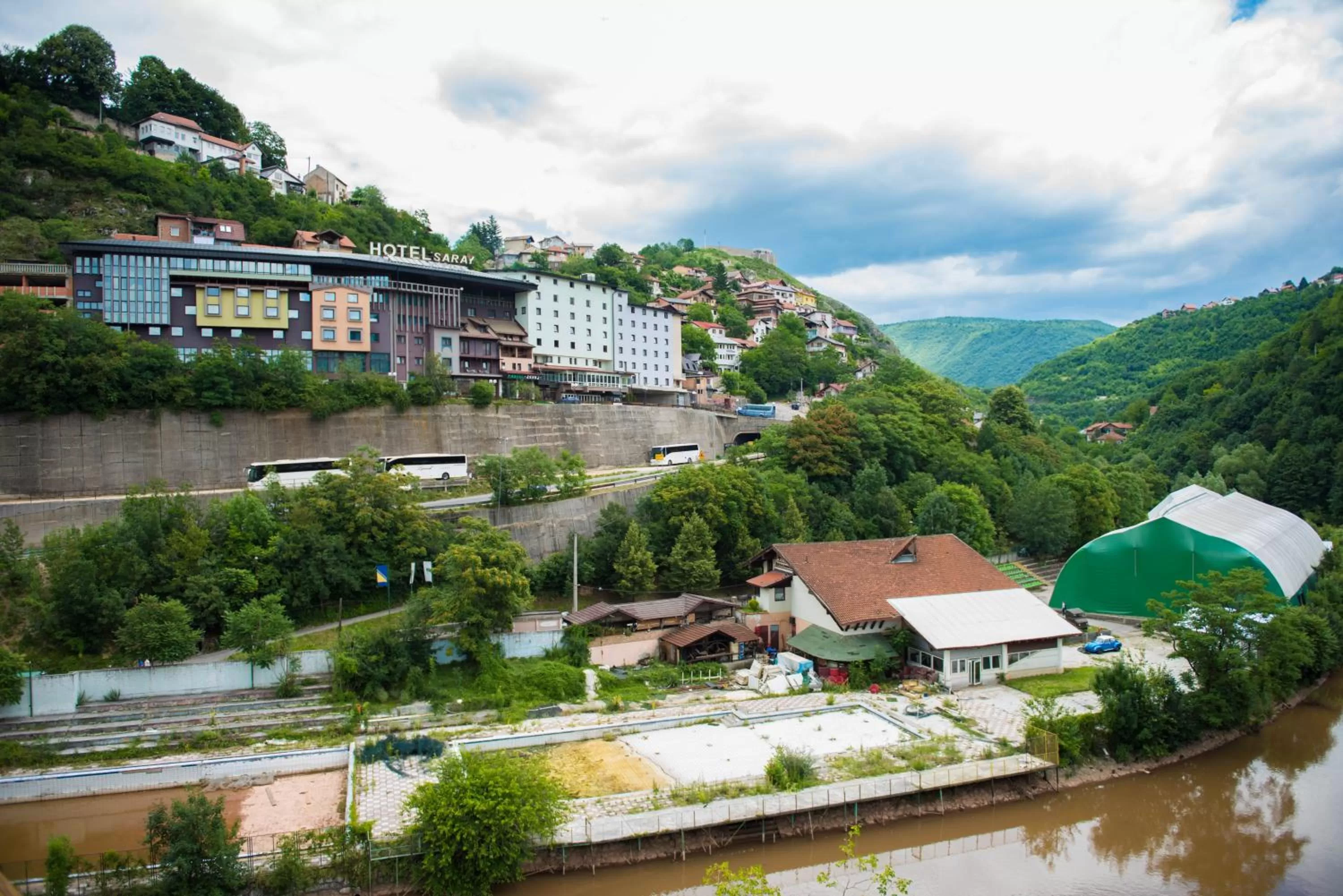 Bird's-eye View in Leader apartment
