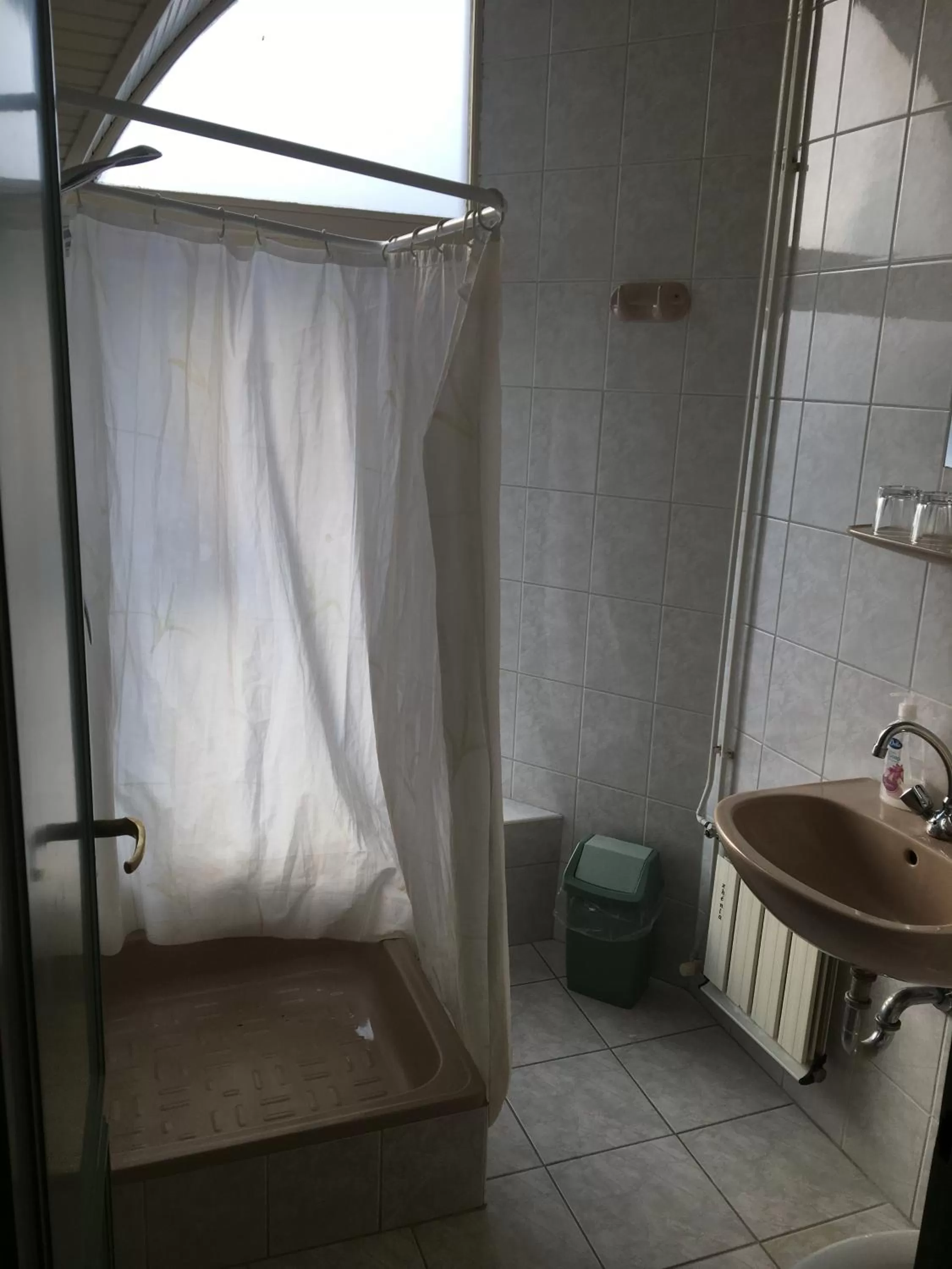 Bathroom in Muskátli Panzió