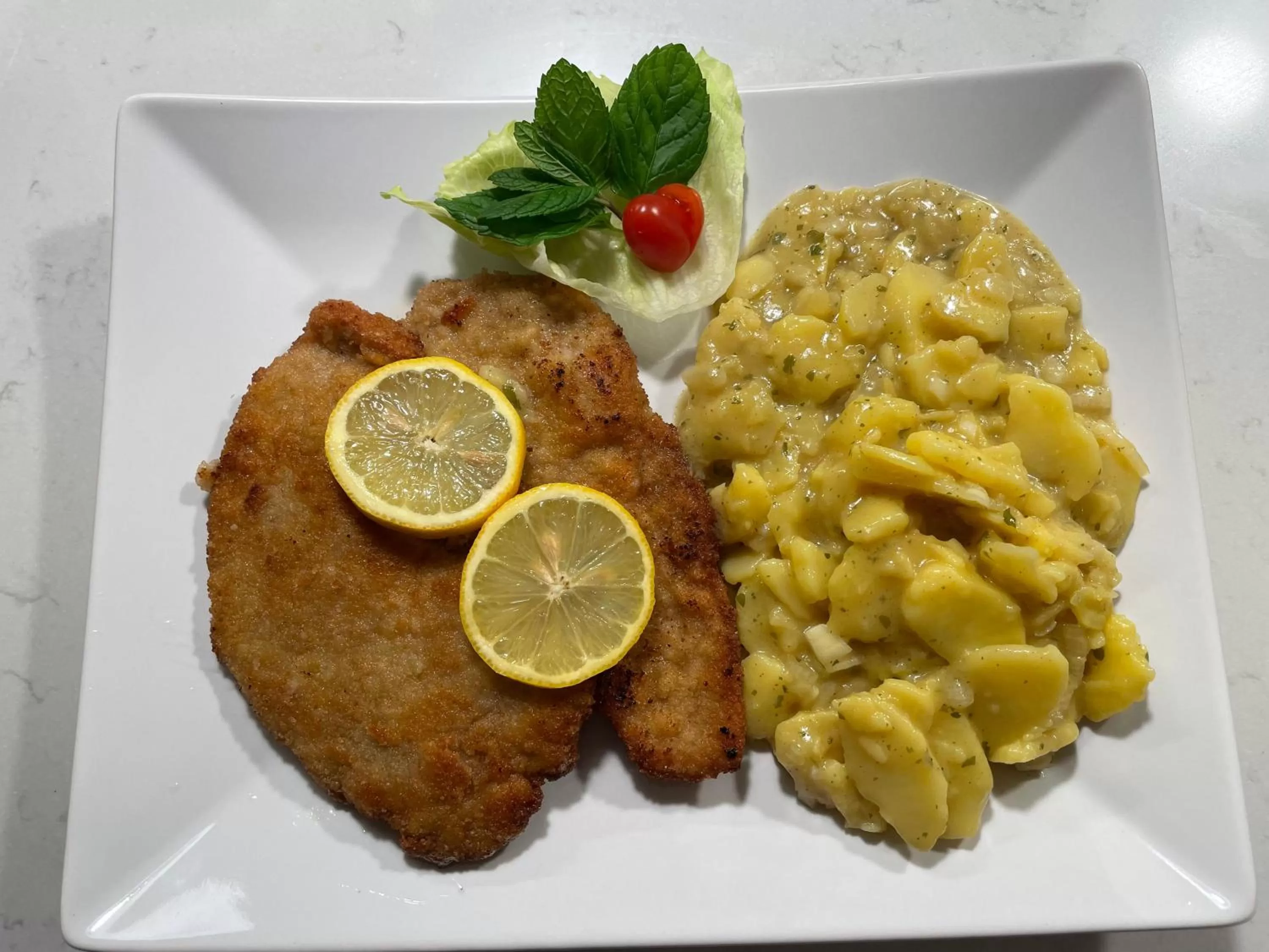 Restaurant/places to eat, Food in Yaberg Affären