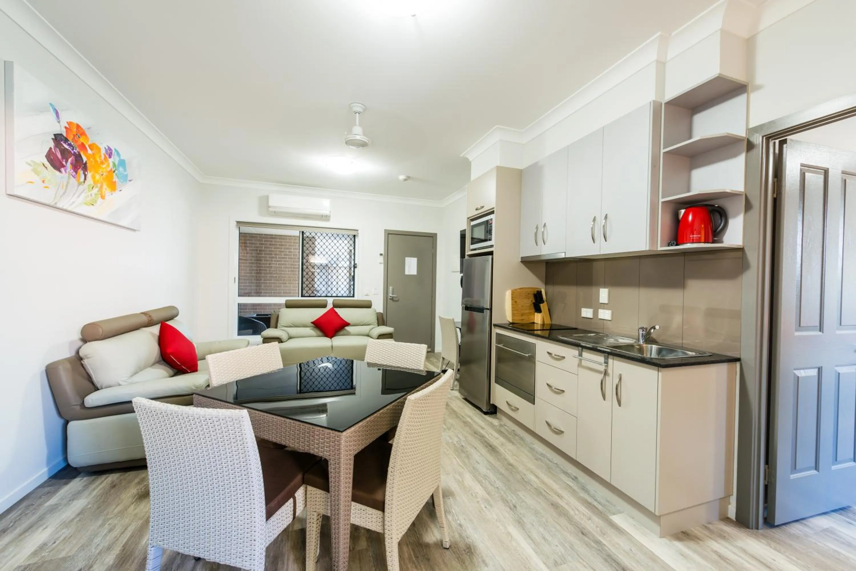 Kitchen or kitchenette in Athena Motel Apartments