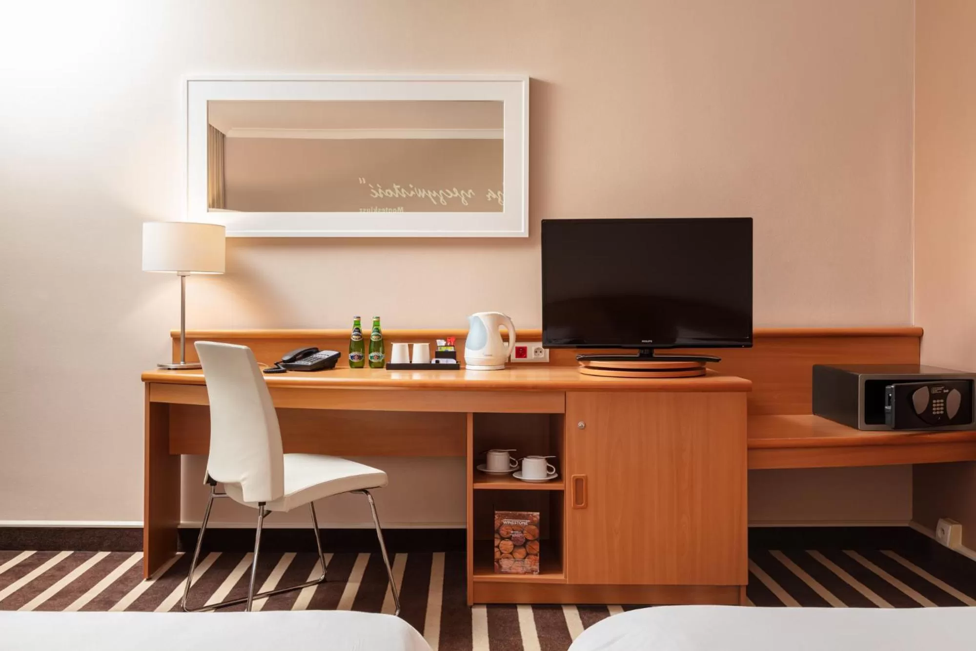 Photo of the whole room, Bed in Novotel Poznan Centrum