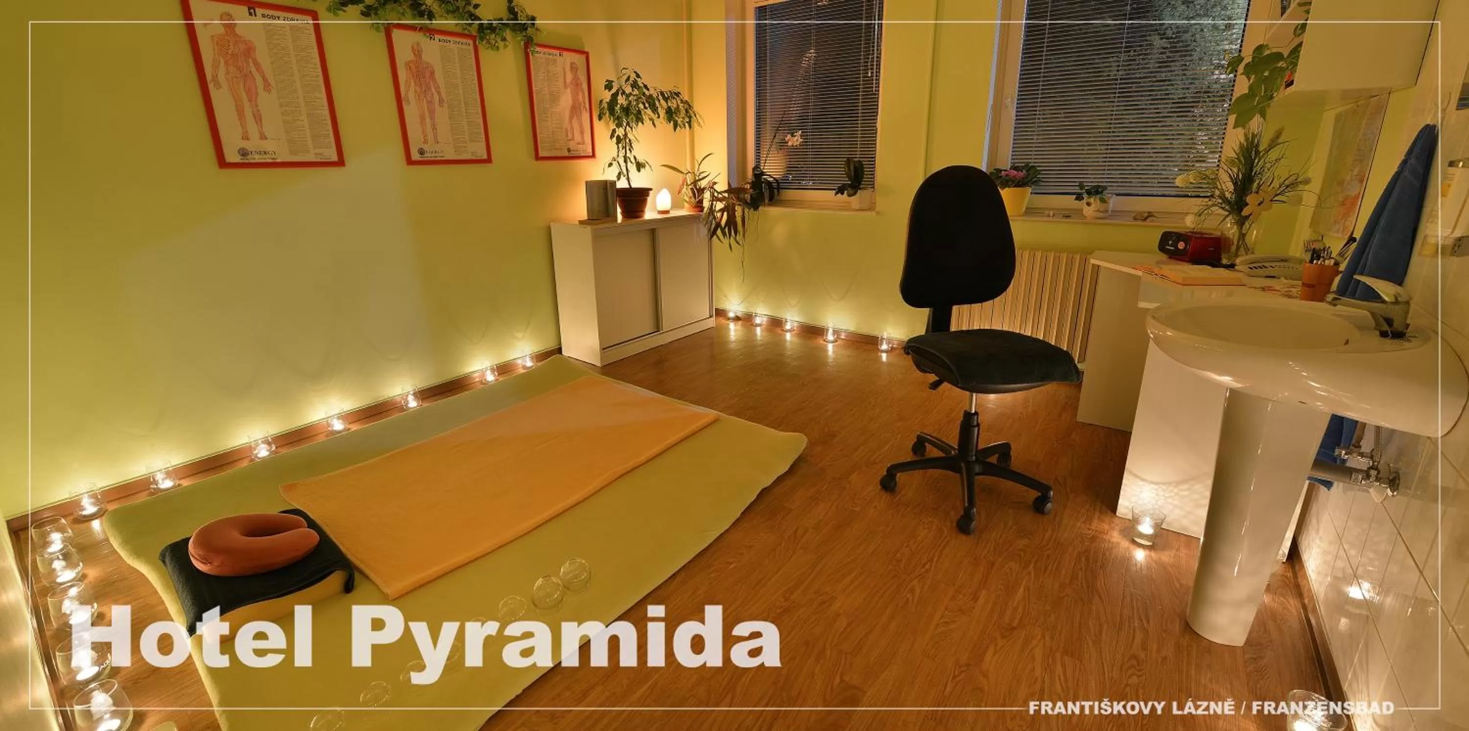 Massage, Bed in Lázeňský hotel Pyramida