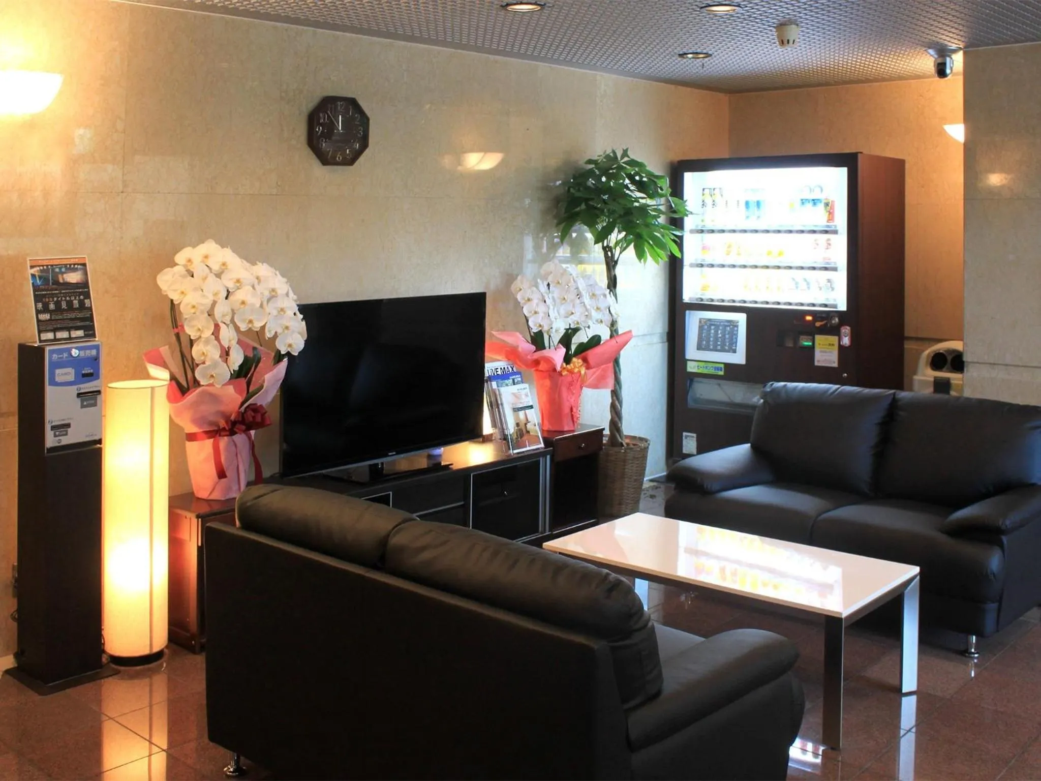 Lobby or reception in HOTEL LiVEMAX BUDGET Tokyo Hamura Ekimae