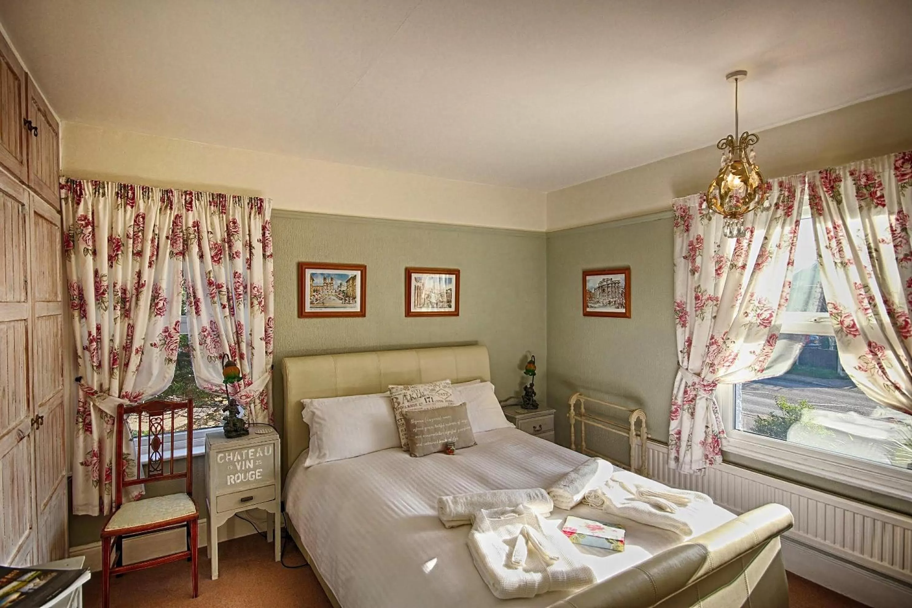 Bedroom, Bed in Hooray Henrys