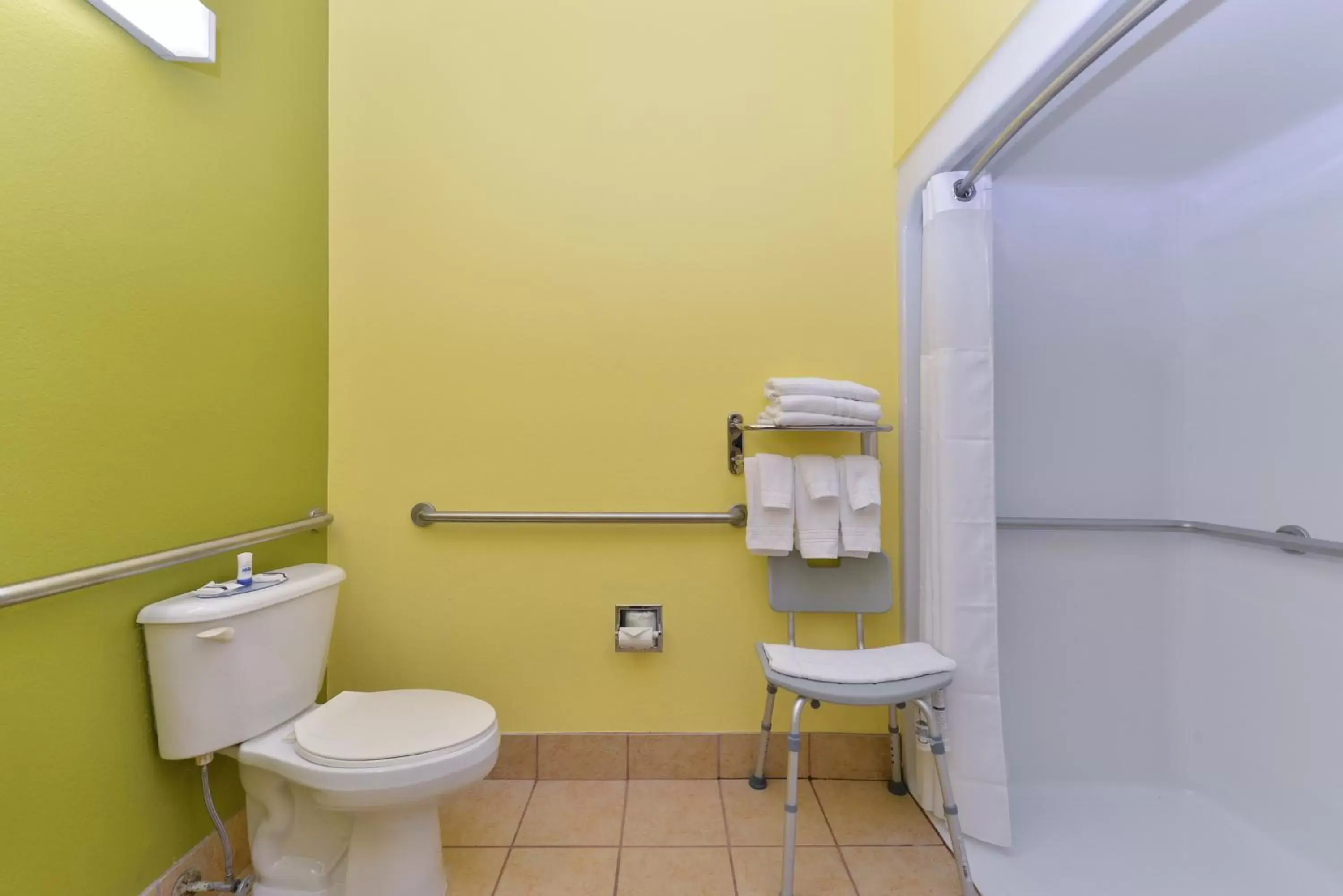 Queen Suite - Disability Access/Non-Smoking in Microtel Inn & Suites by Wyndham Ft. Worth North/At Fossil Queen Suite - Disability Access/Non-Smoking in Microtel Inn & Suites by Wyndham Ft. Worth North/At Fossil