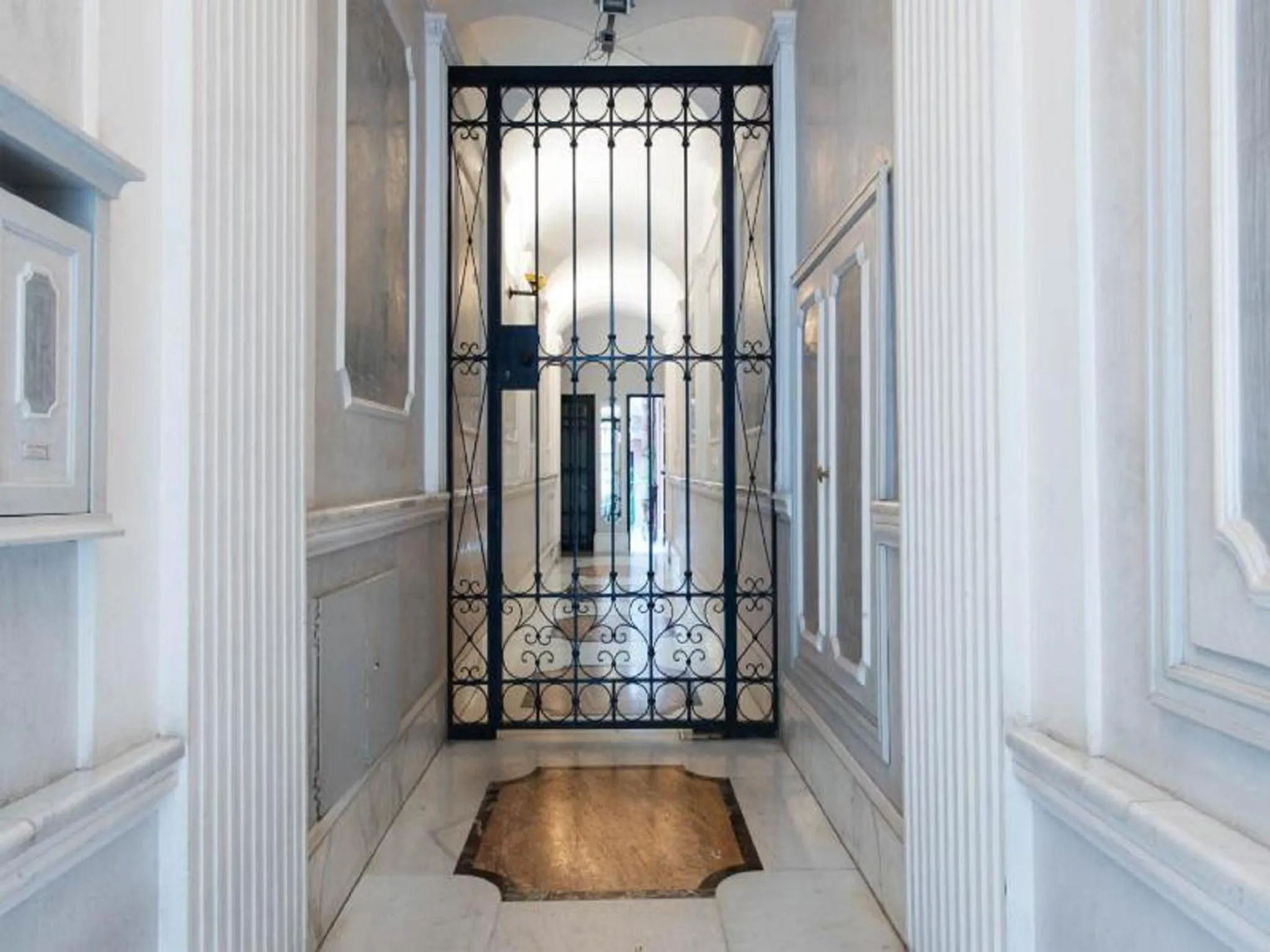 Area and facilities in Condotti Apartment