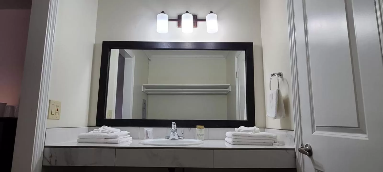 Bathroom in Drift Inn, LLC