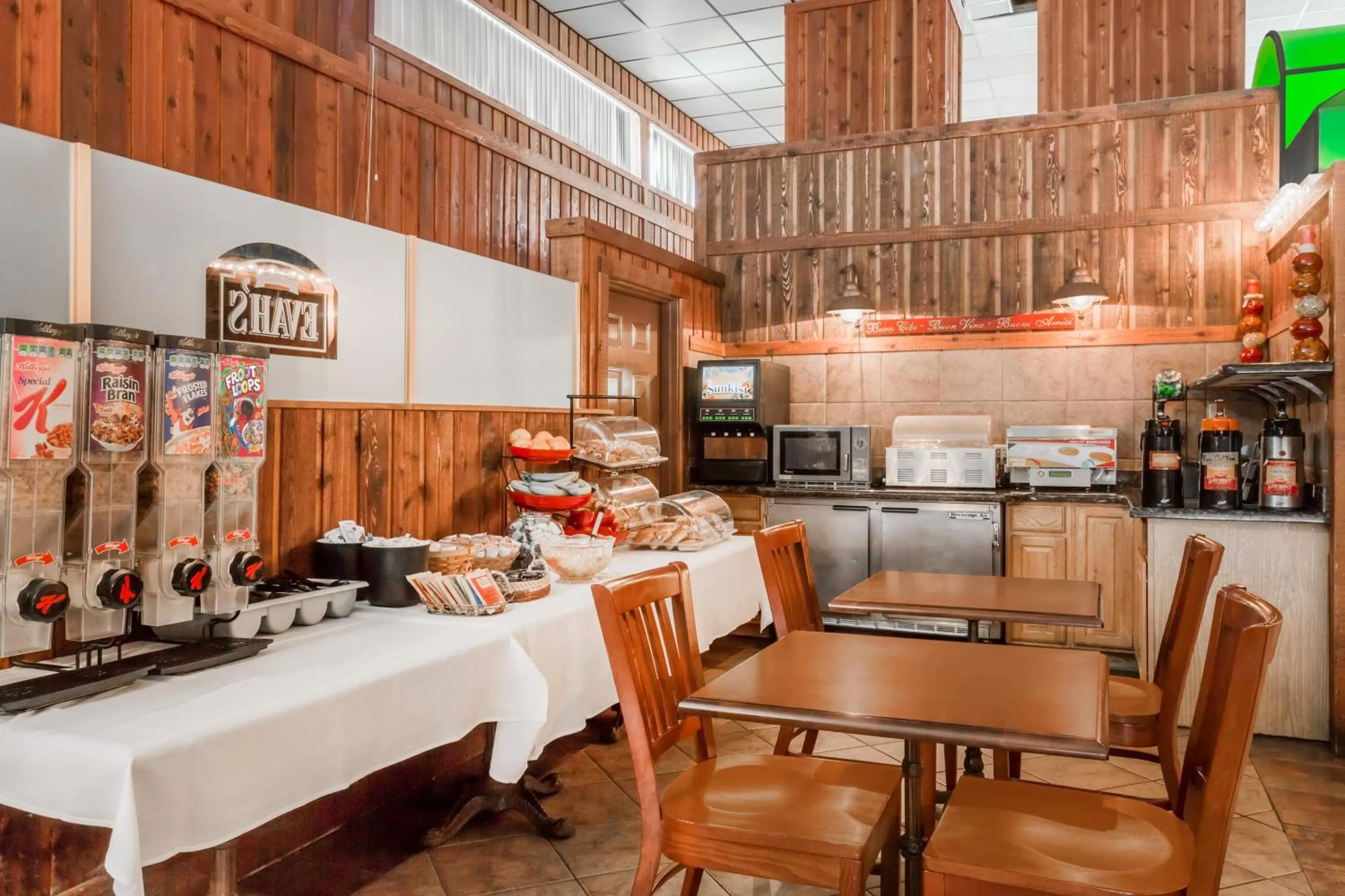 Restaurant/places to eat in Ramada by Wyndham Ely