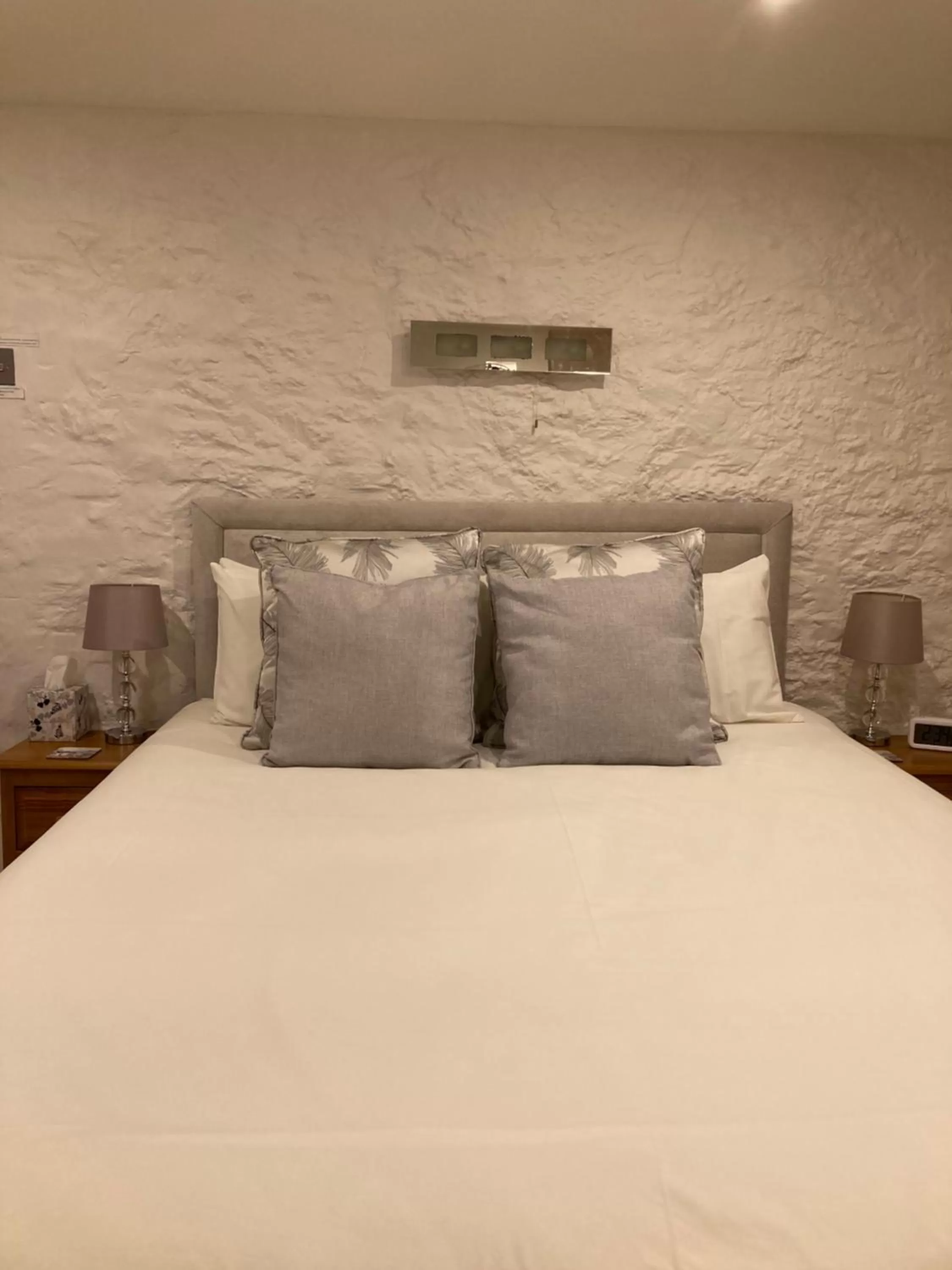 Bed in The Wentworth Guest House