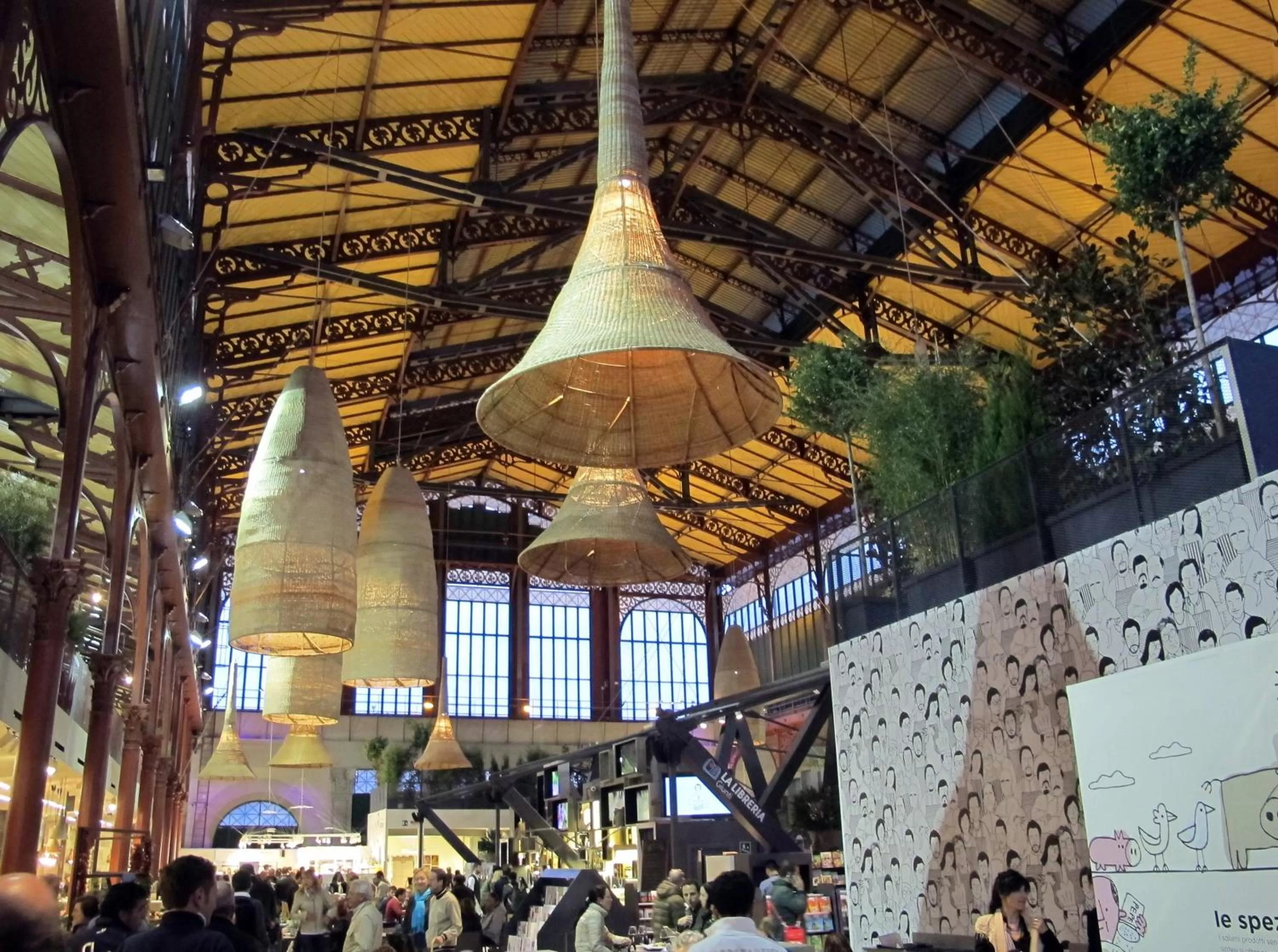 Restaurant/places to eat in Opera Boutique B&B