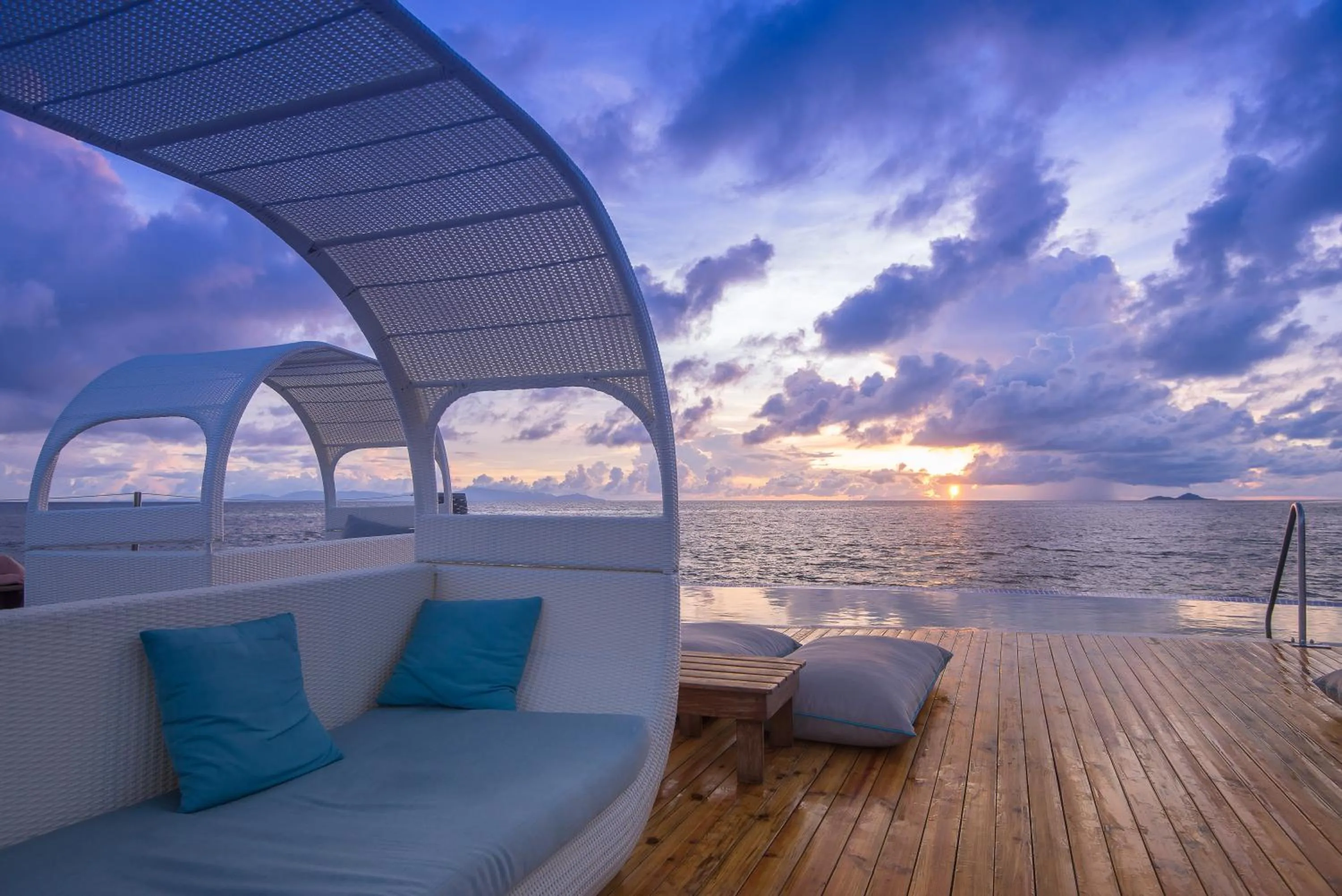 Sea view in Coco de Mer Hotel and Black Parrot Suites