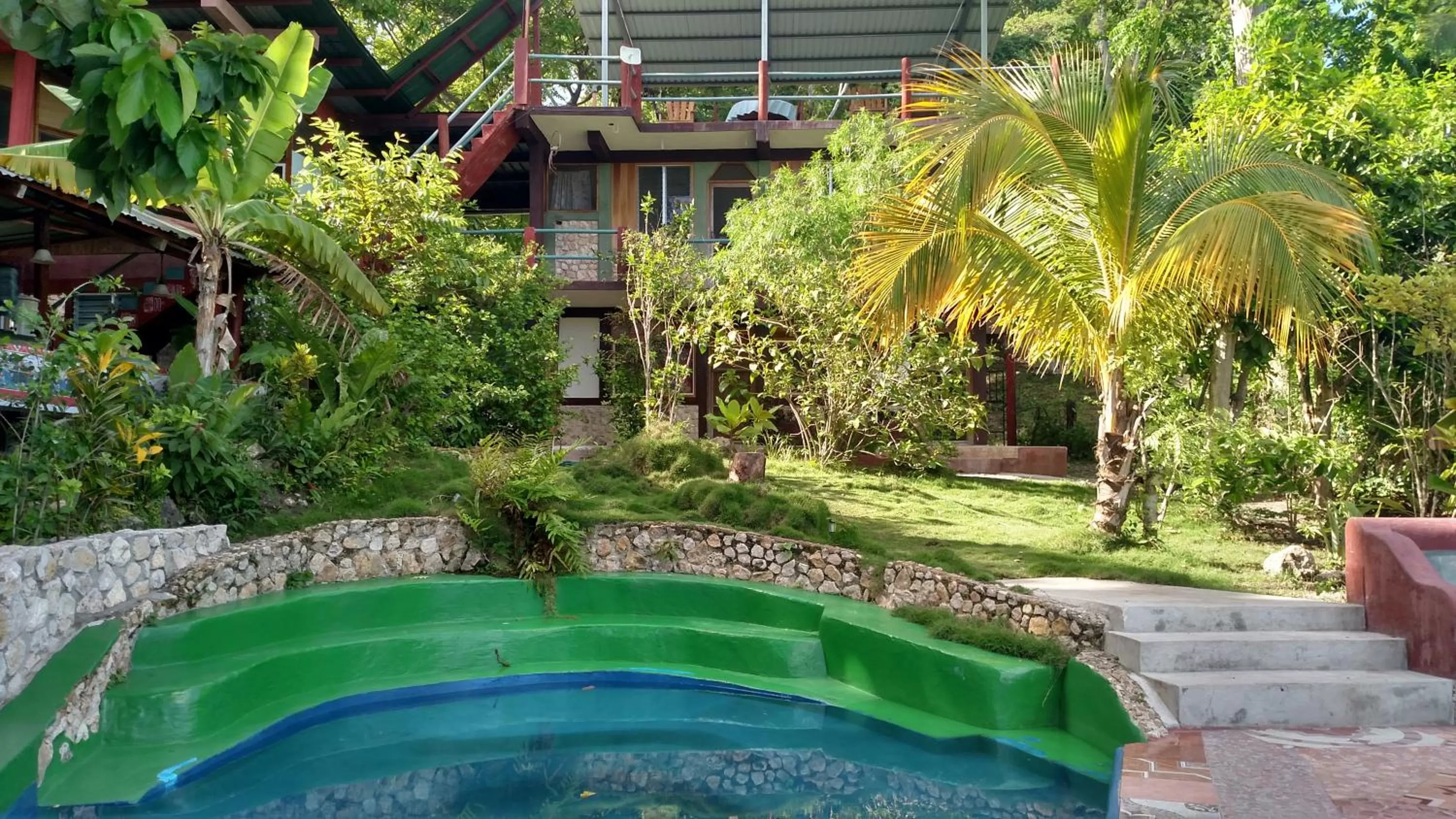 Garden, Swimming Pool in Zapote Tree Inn