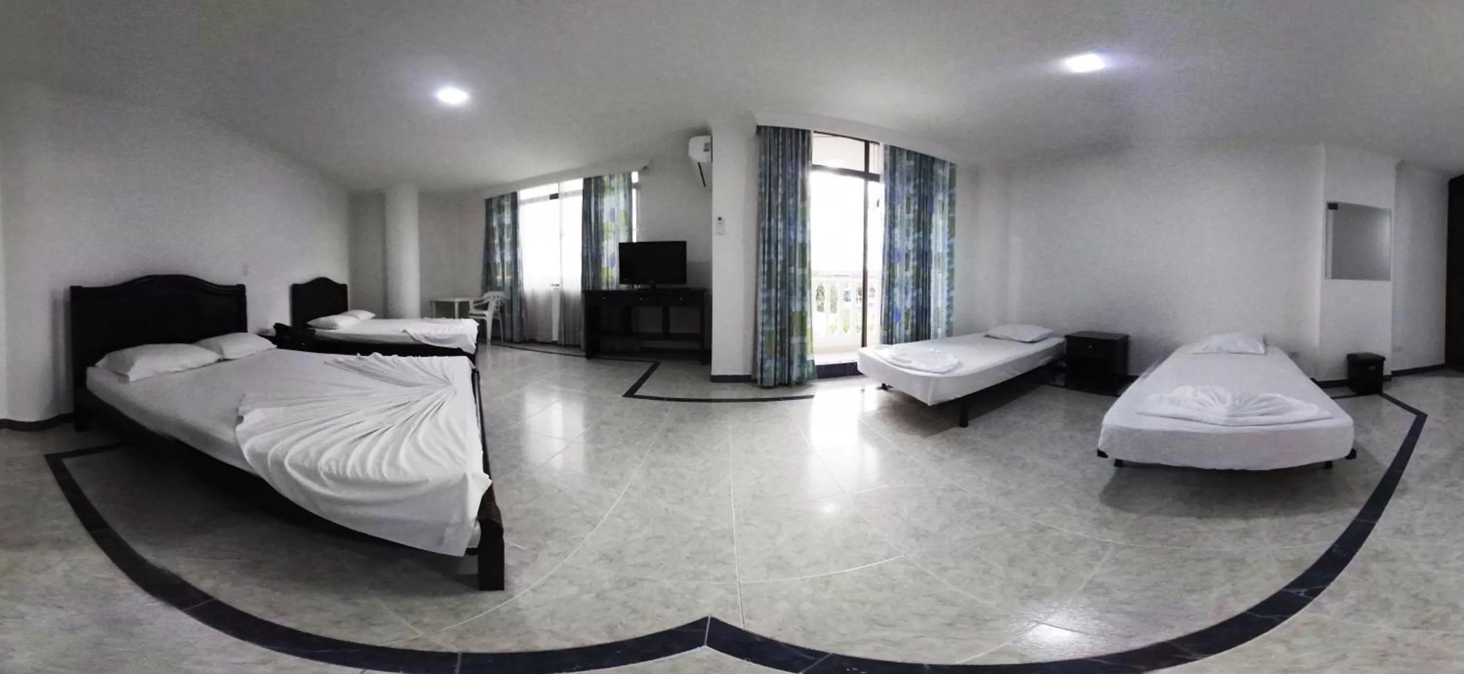 Photo of the whole room in Zahira Hotel Melgar