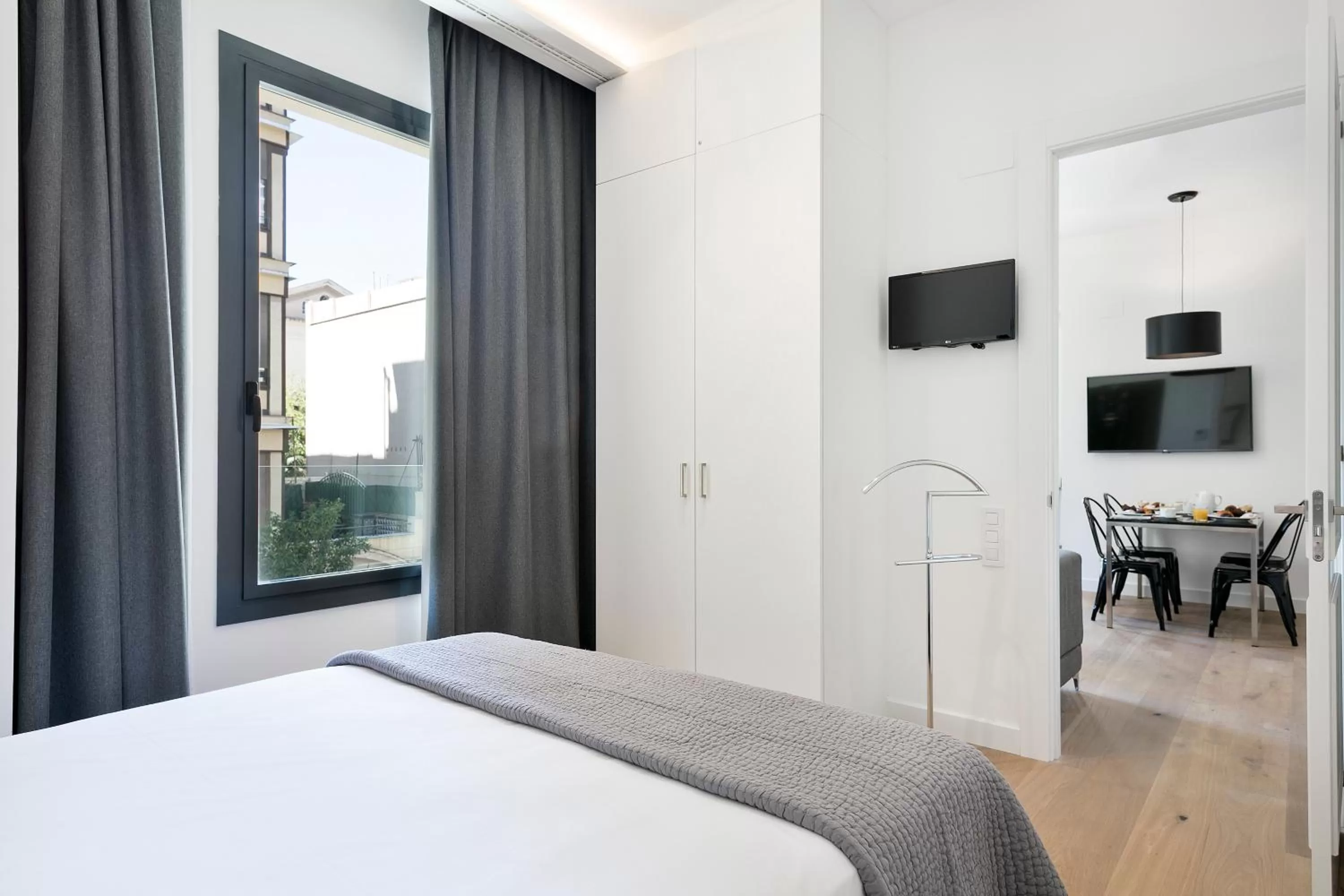 TV and multimedia, Bed in Murmuri Residence Mercader