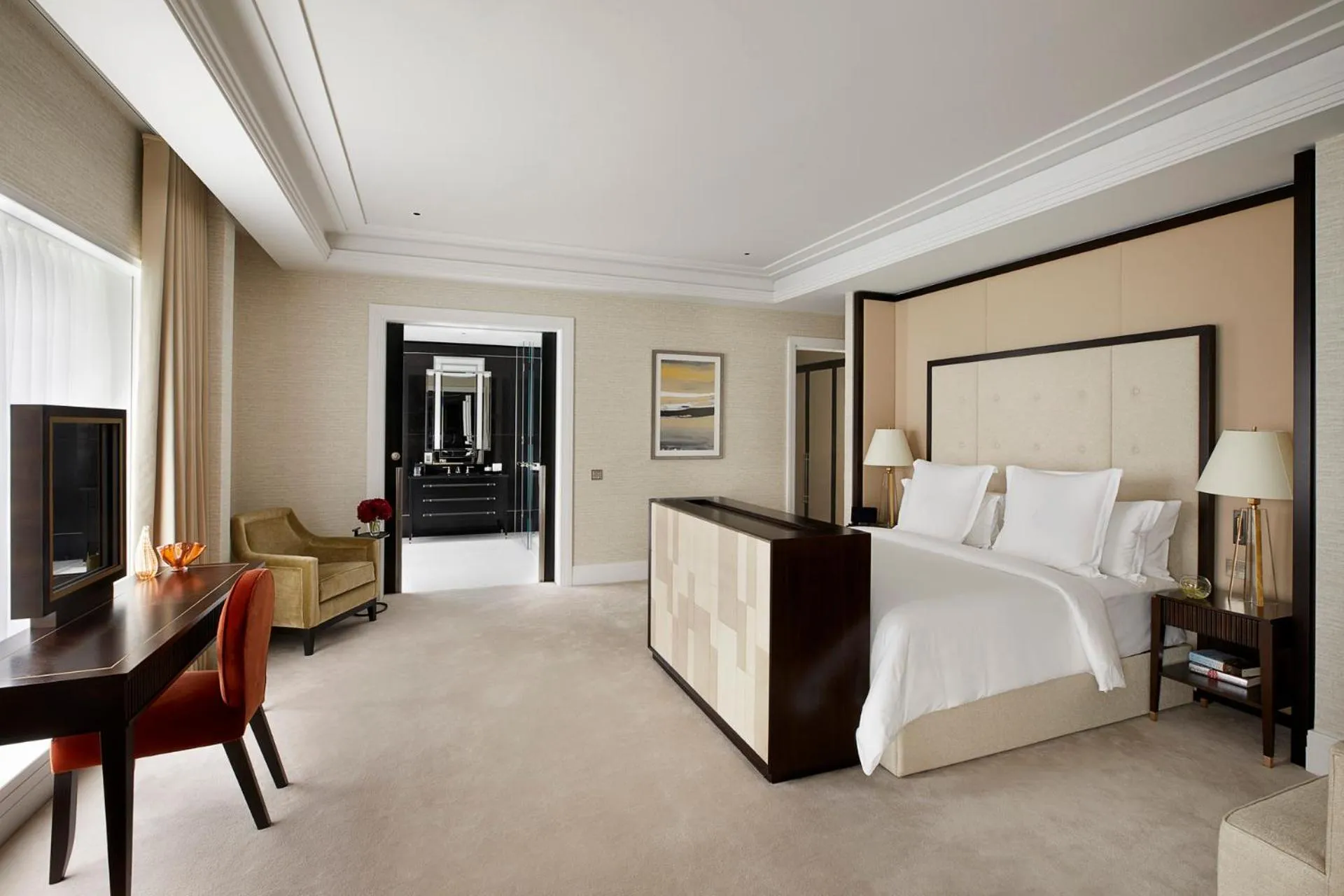 Bedroom, Bed in Four Seasons Hotel London at Tower Bridge