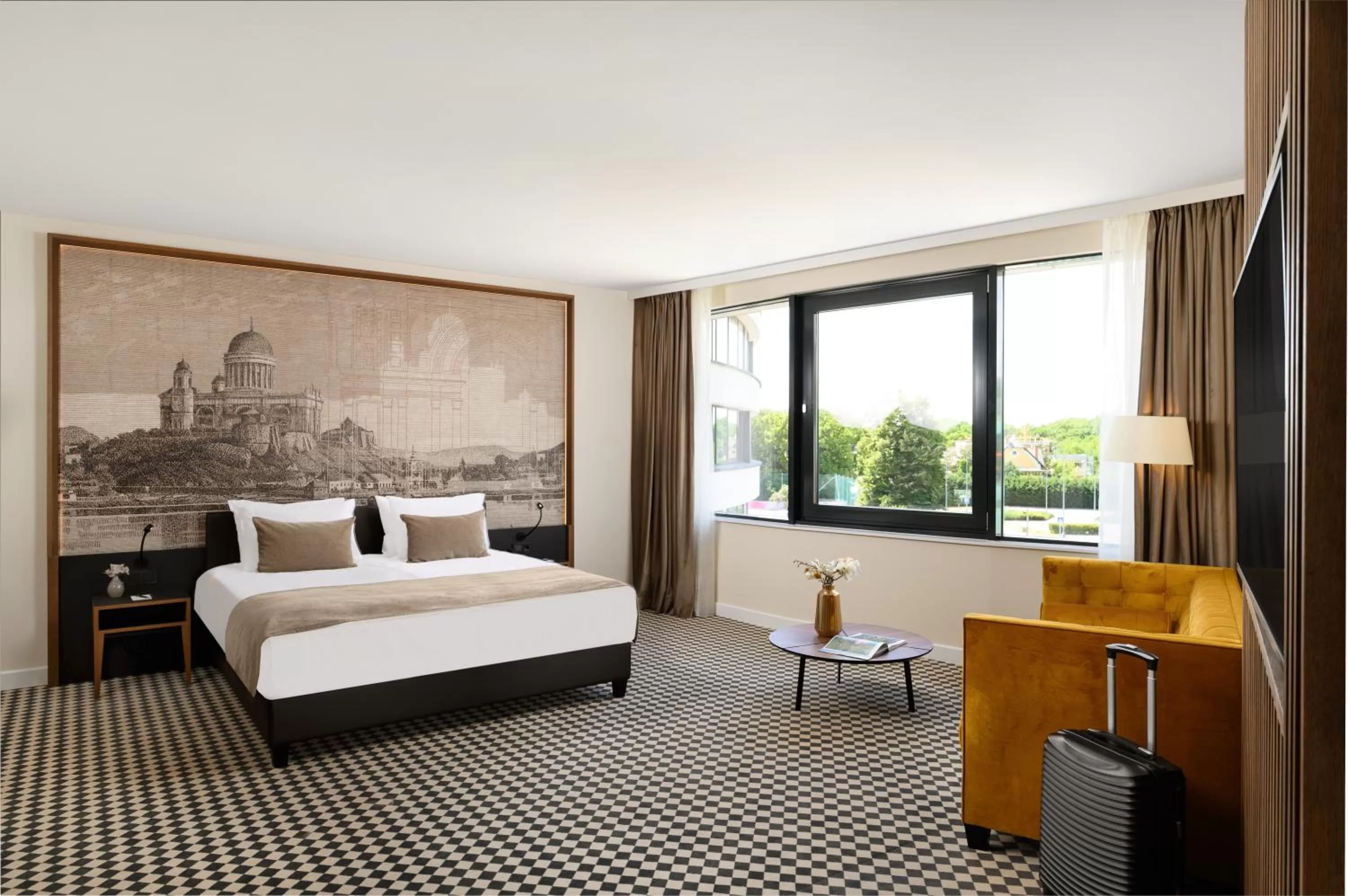 Photo of the whole room, Bed in Grand Hotel Esztergom