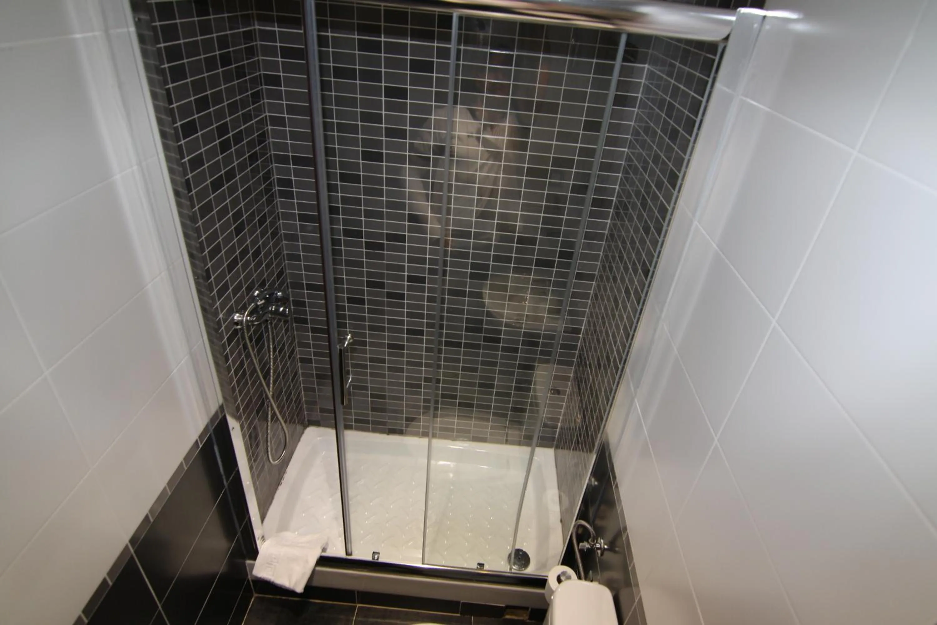 Bathroom in Hostal MH Fuencarral