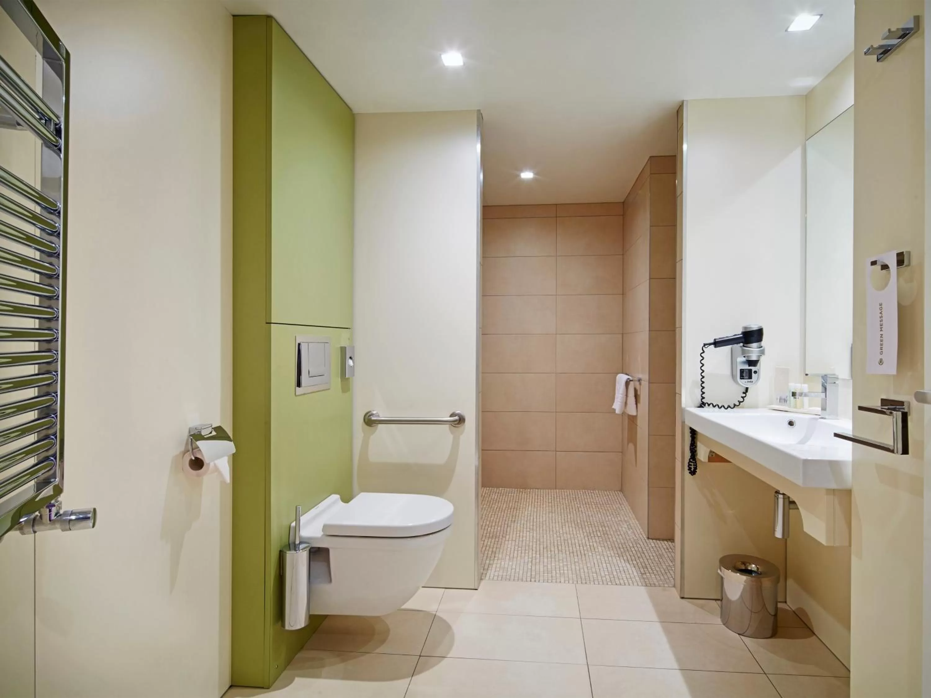 Toilet in Golden Tulip Amnéville - Hôtel Spa & Casino