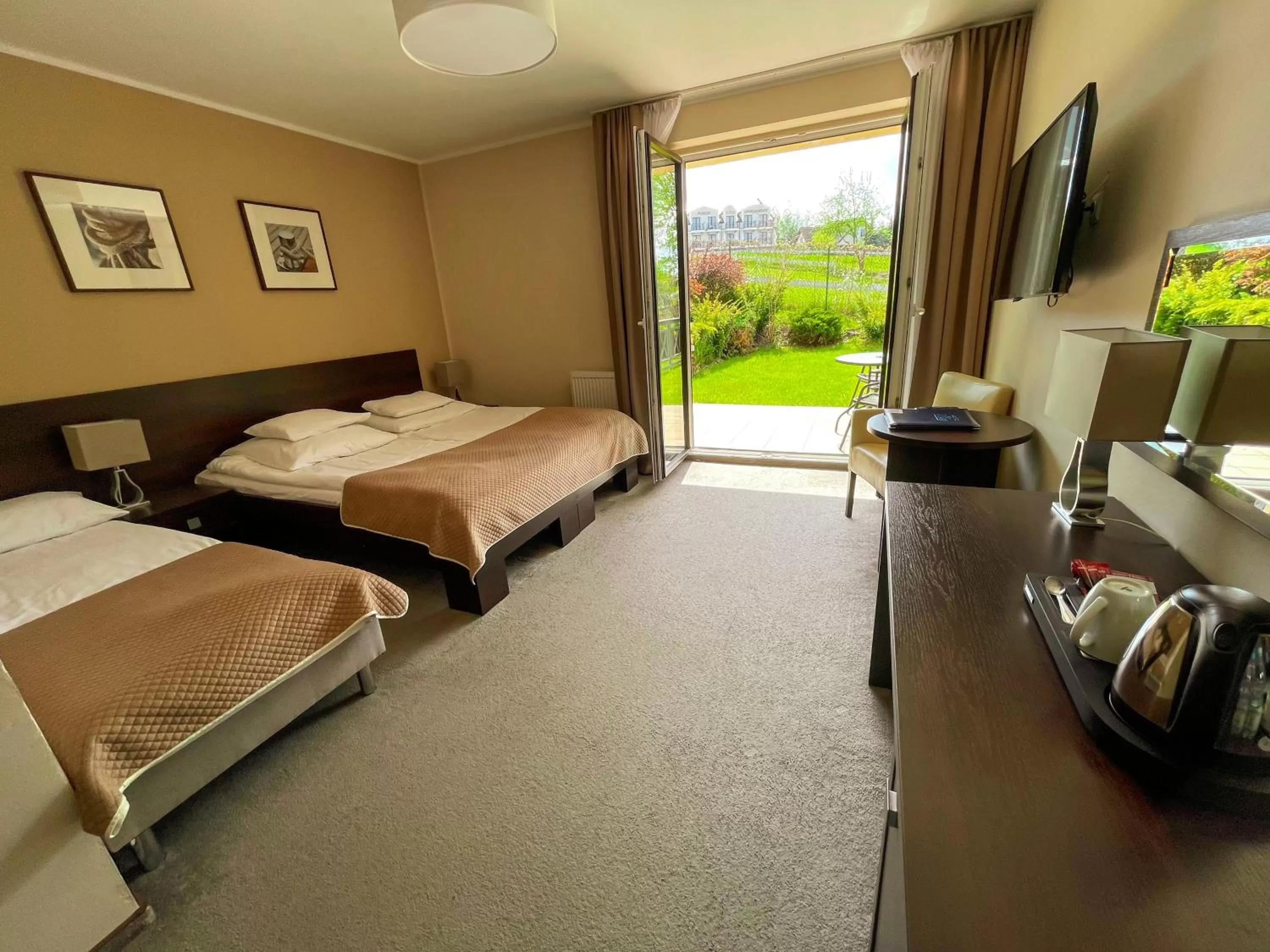 Photo of the whole room in Hotel Santa Monica