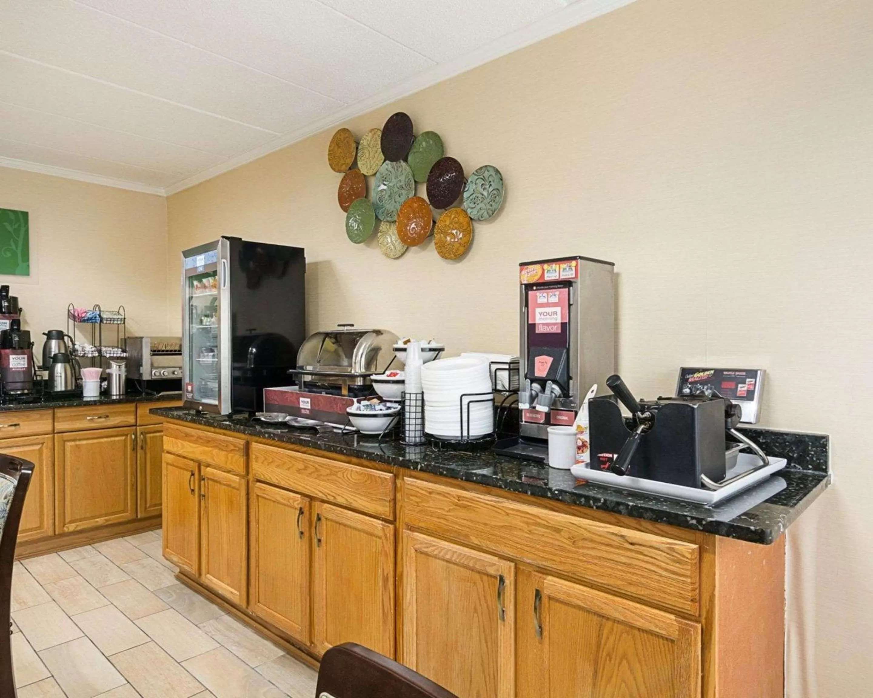 Restaurant/places to eat in Comfort Inn Oxon Hill - National Harbor