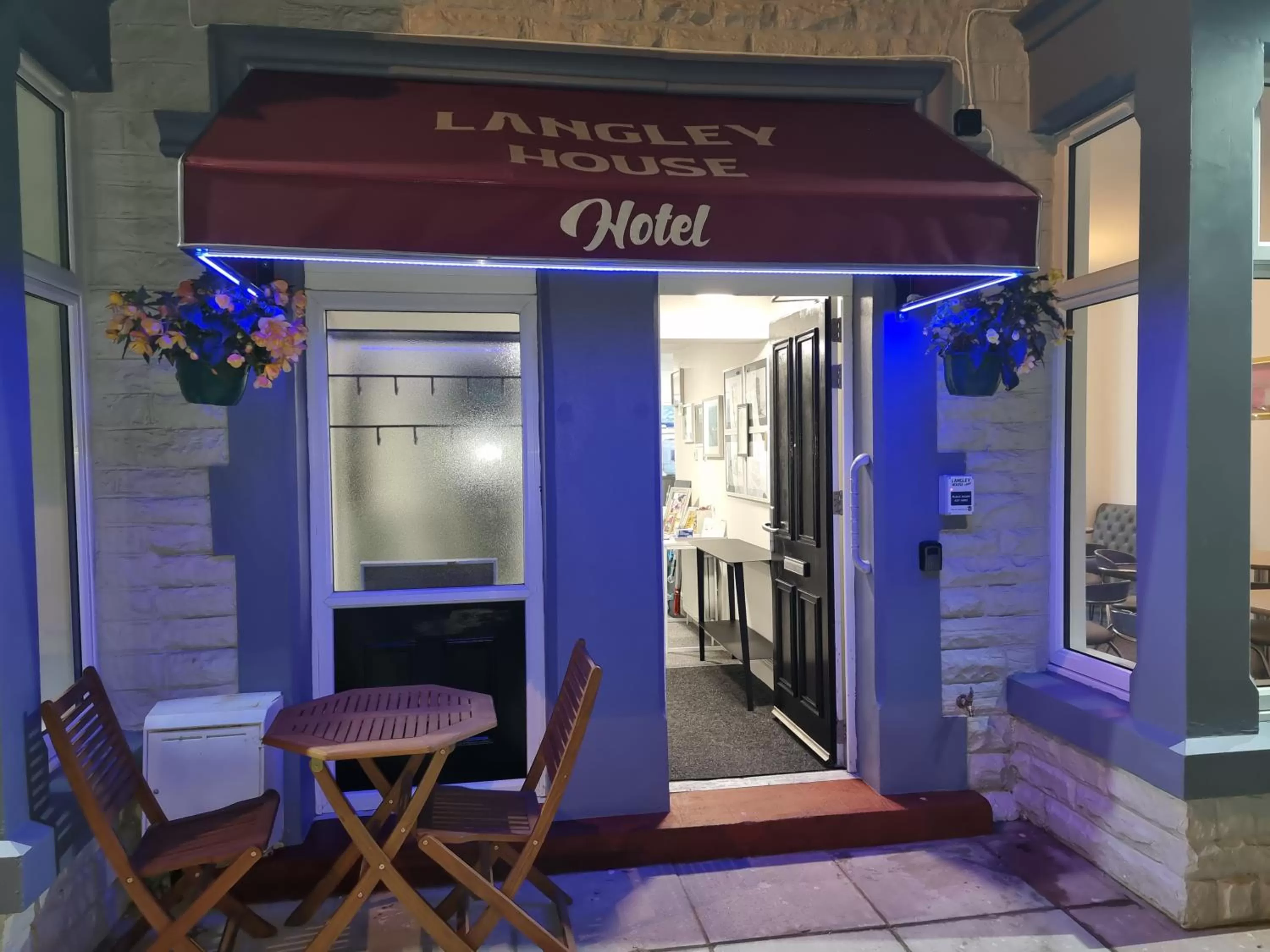 Facade/entrance in Langley House Hotel