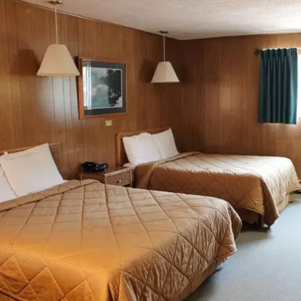 Queen Room - Disability Access/Non-Smoking in Georgetown Mountain Inn Queen Room - Disability Access/Non-Smoking in Georgetown Mountain Inn