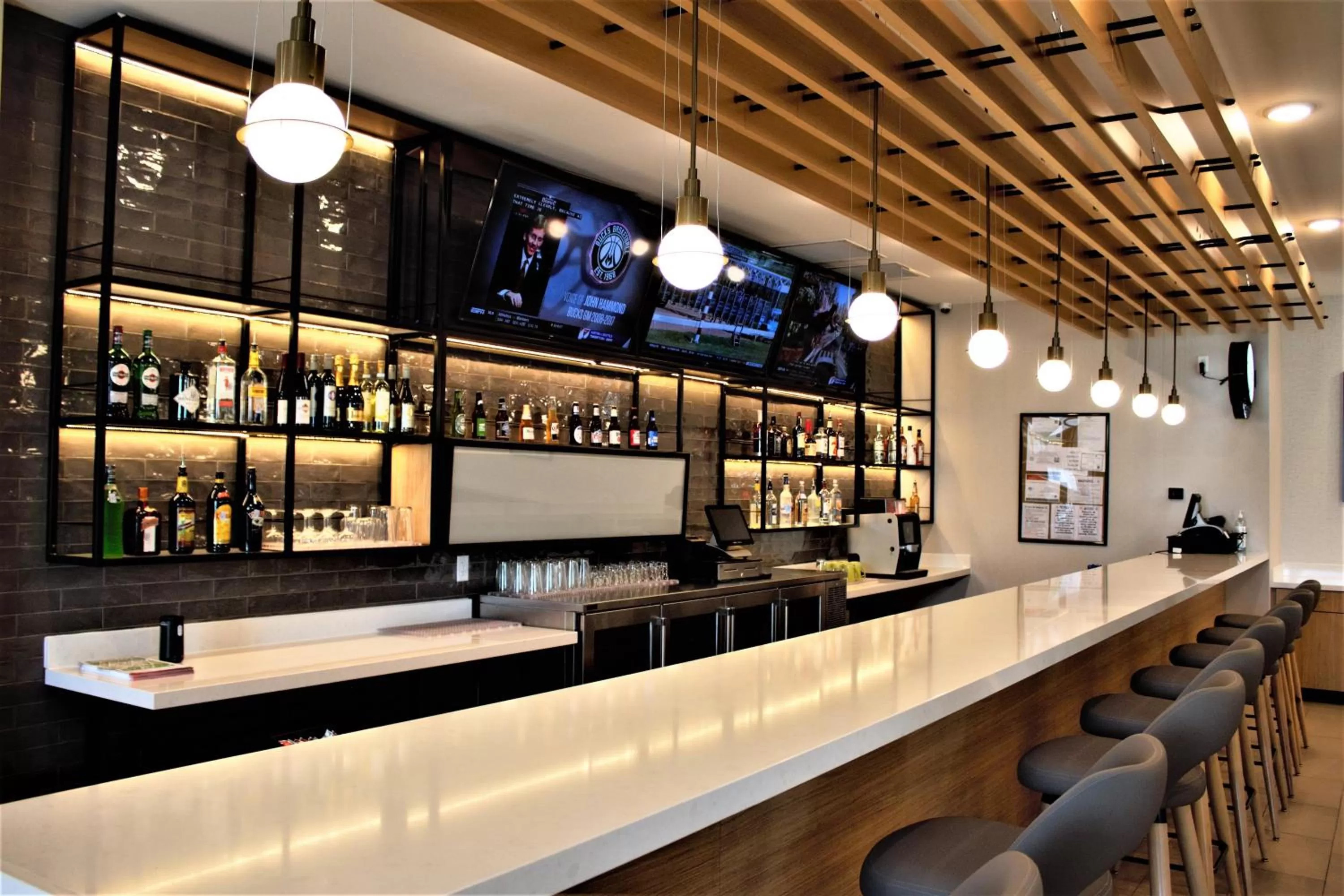 Lounge or bar in Holiday Inn Fort Worth - Alliance by IHG