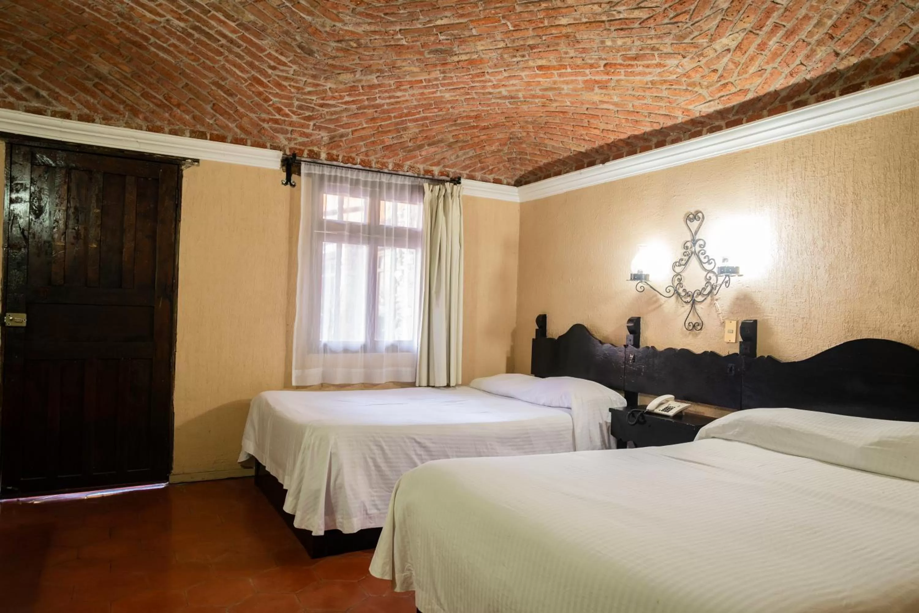 Photo of the whole room in Hotel Hacienda de Cobos